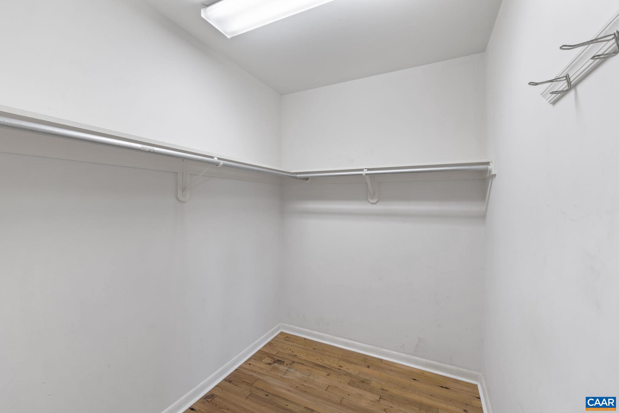 FARM COLONY - Residential