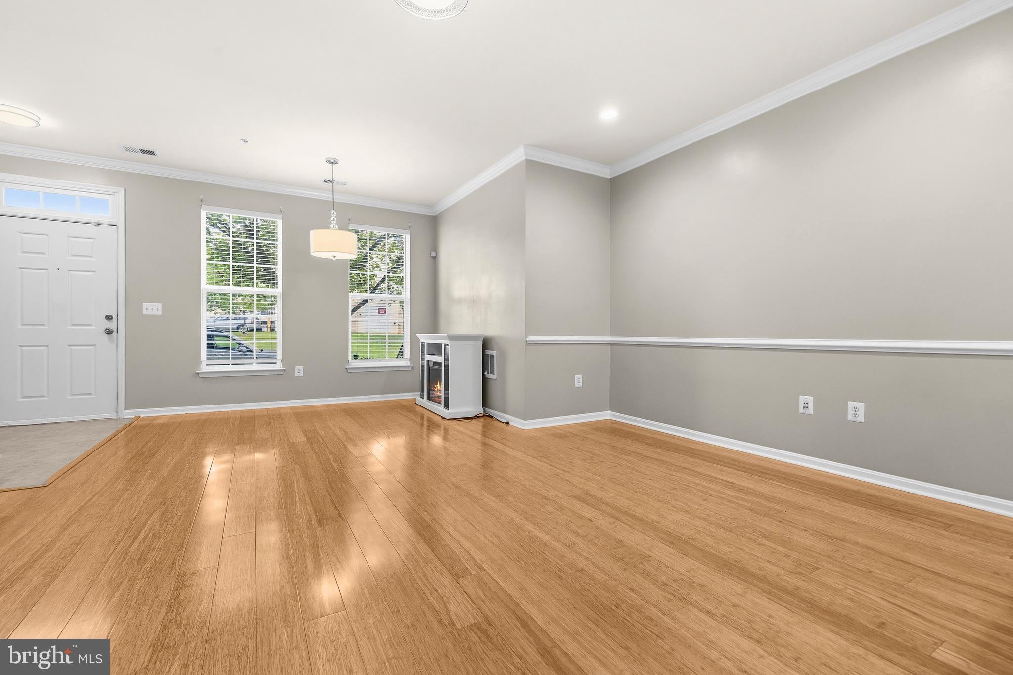 2415 RAINSWOOD LANE