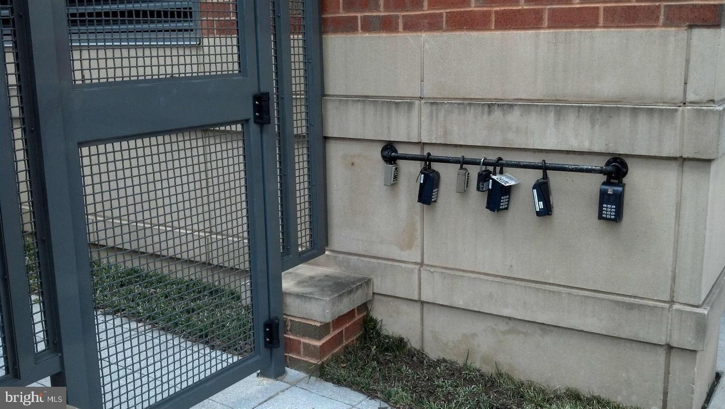 CONDOS AT CARLYLE SQUARE - Residential Lease