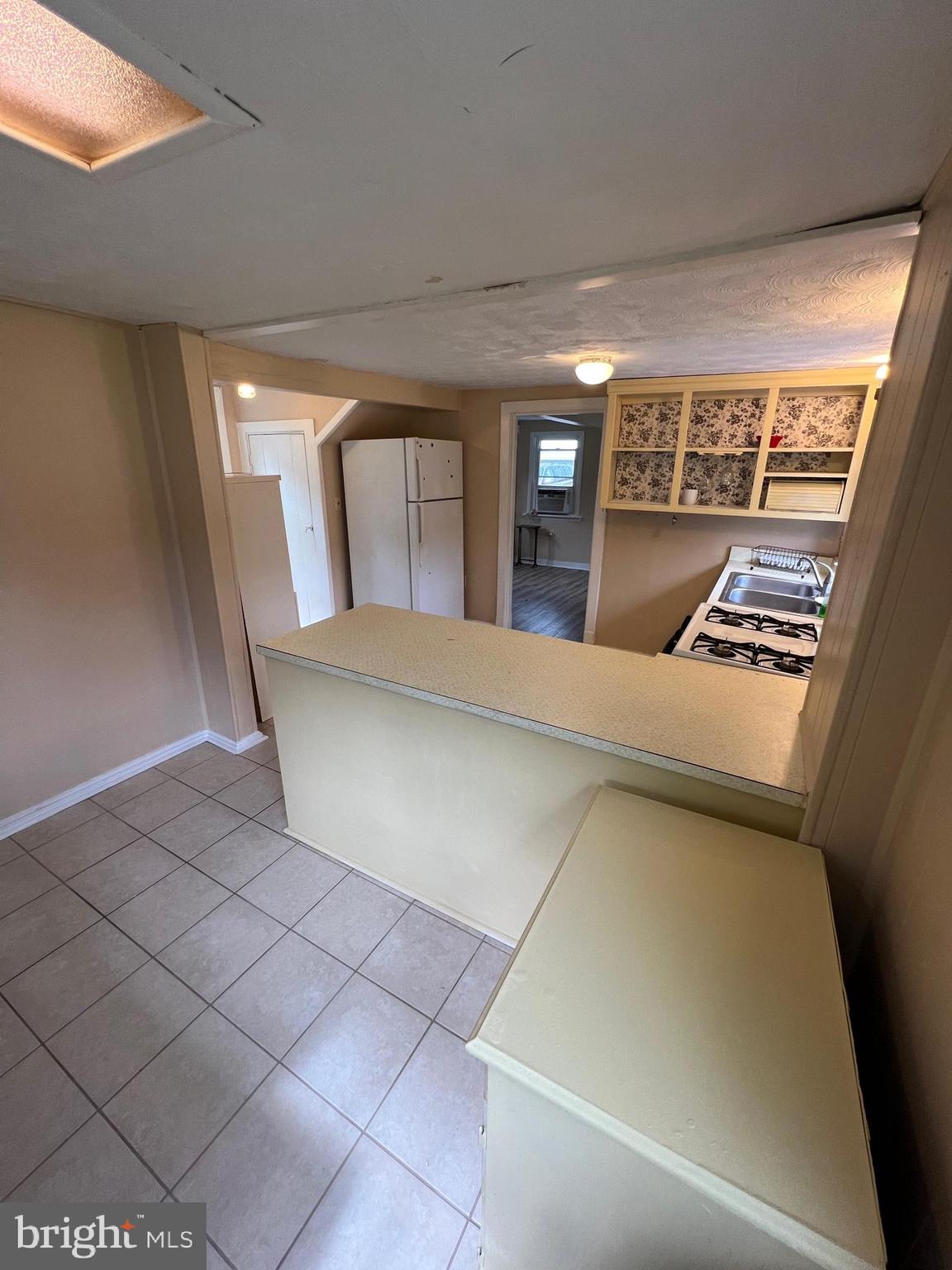 ELVATON ACRES - Residential Lease