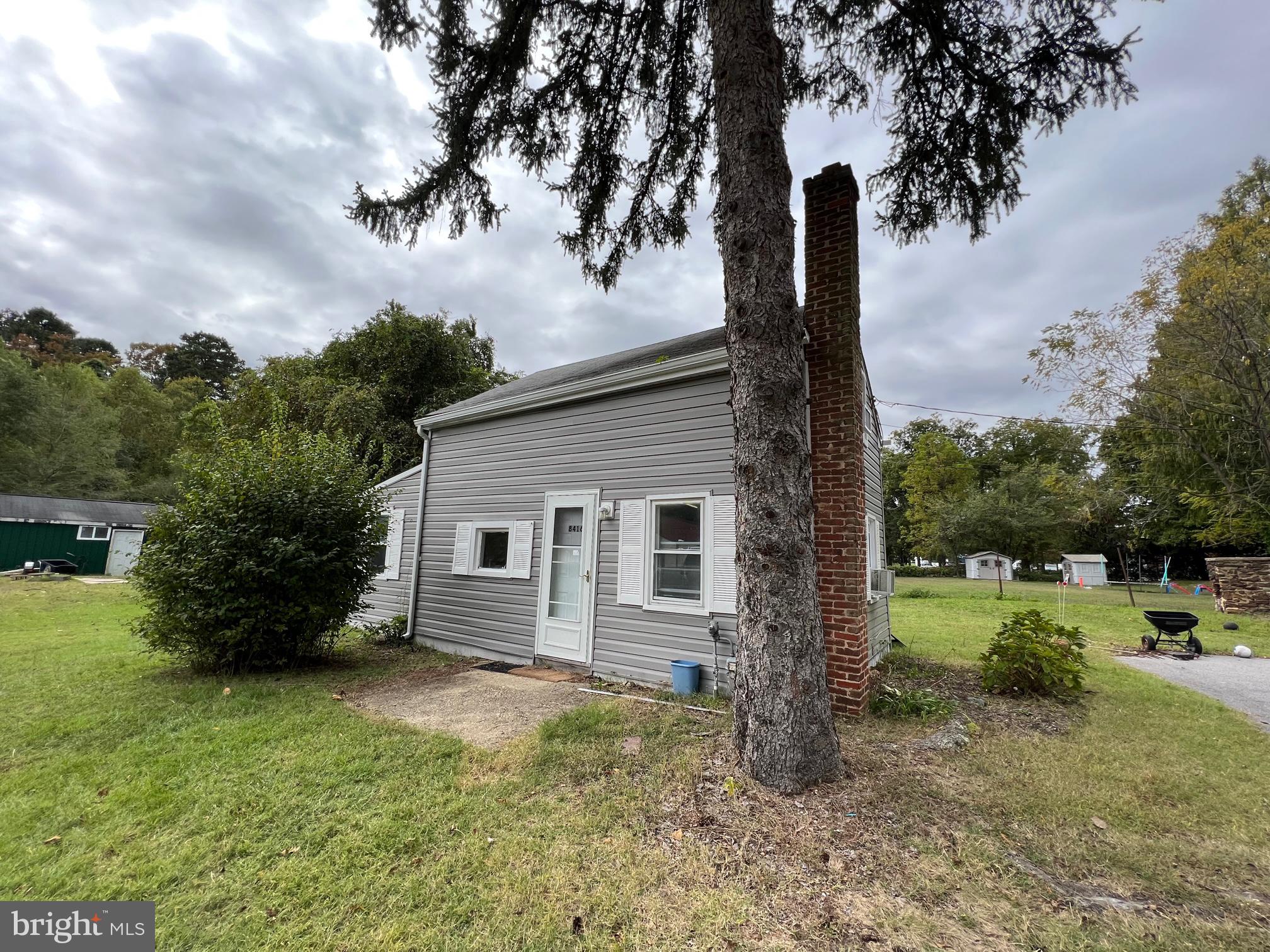 ELVATON ACRES - Residential Lease