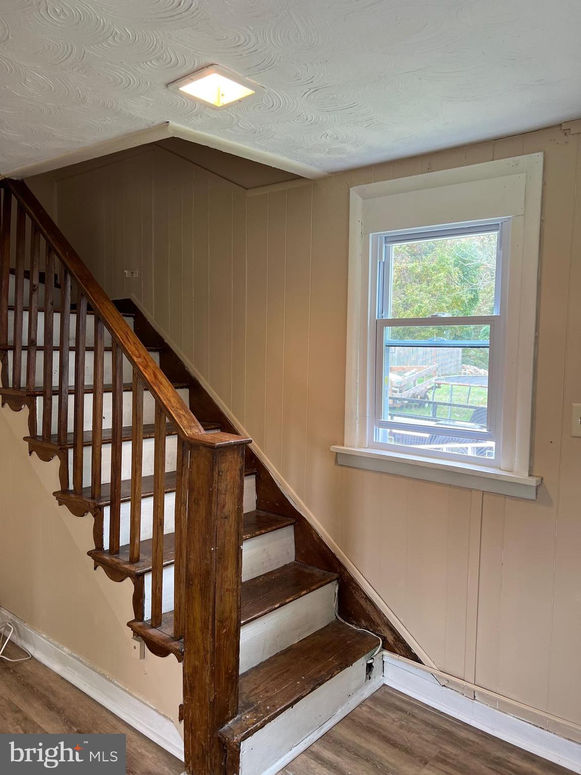 ELVATON ACRES - Residential Lease