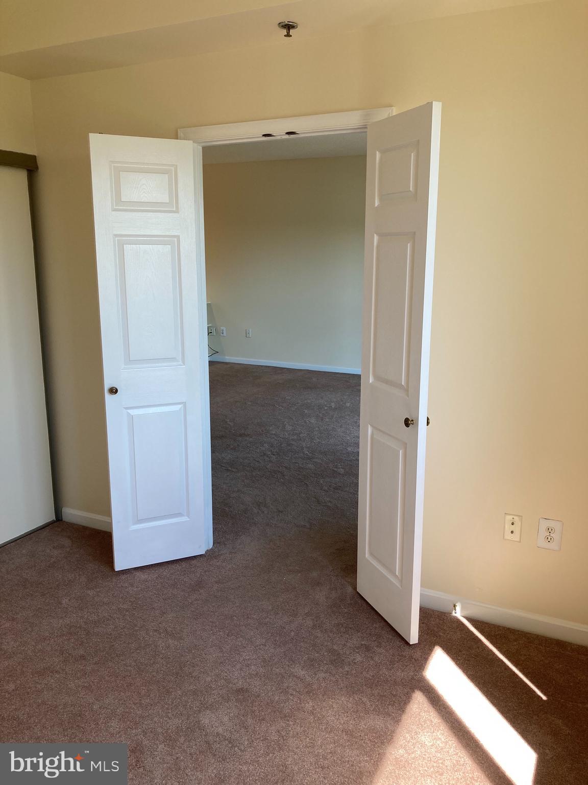 LEISURE WORLD - Residential