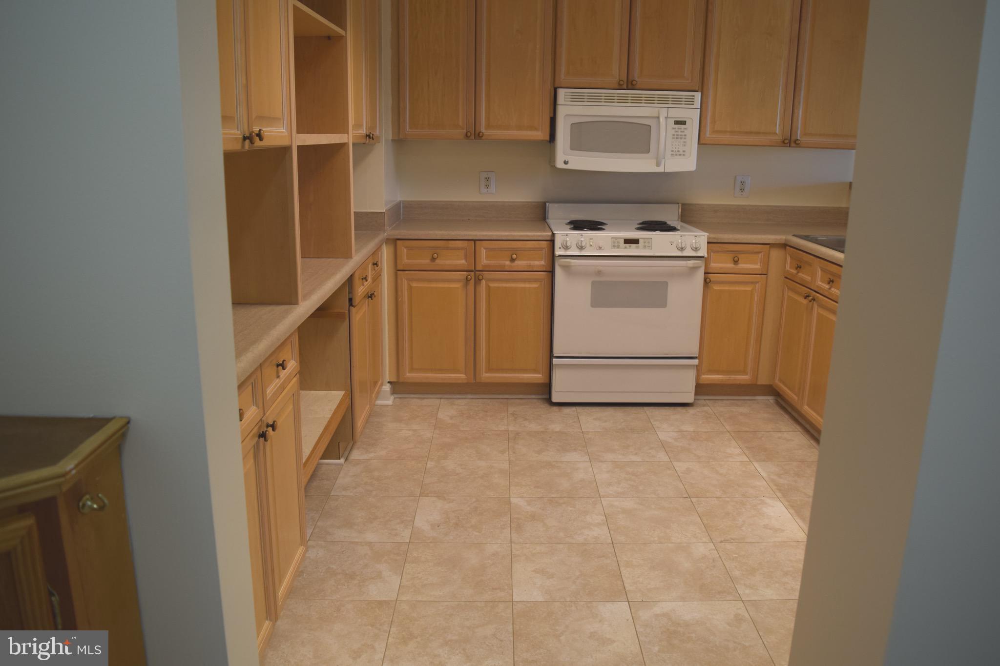 LEISURE WORLD - Residential