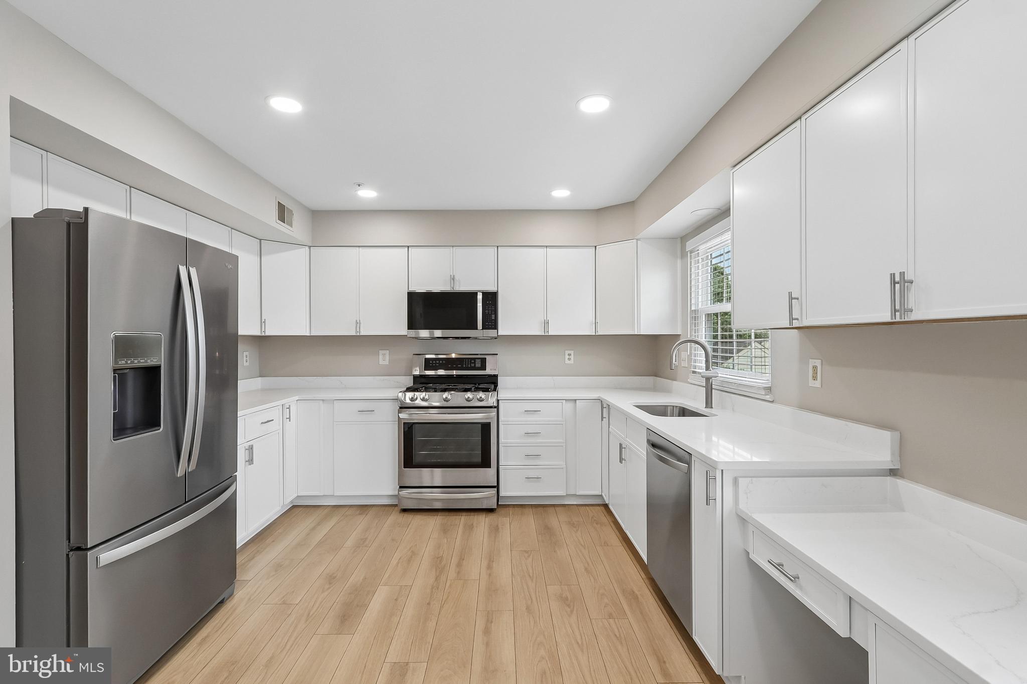 13004 PRAIRIE KNOLL COURT