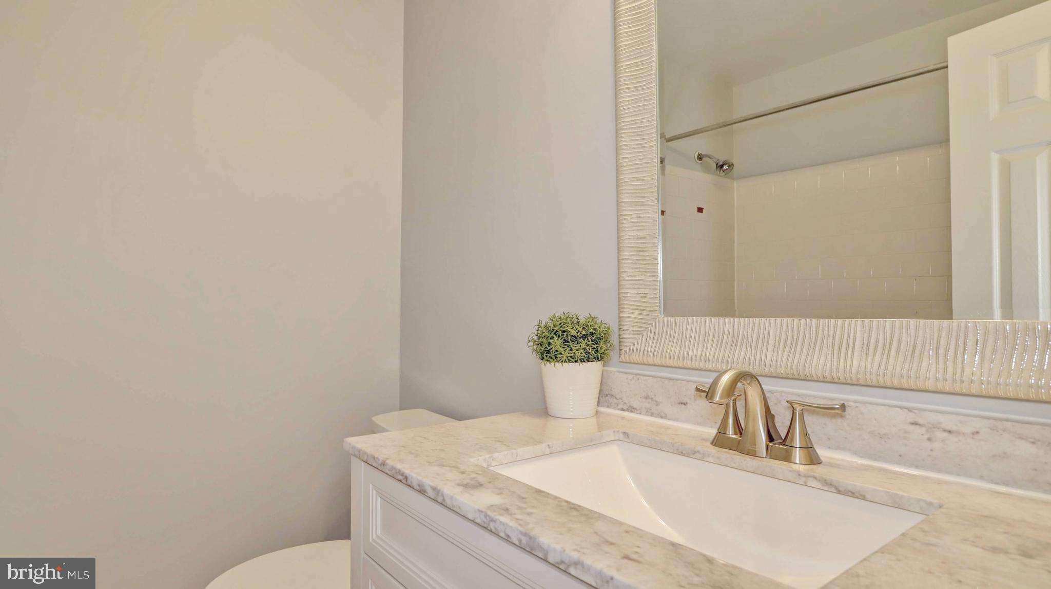 VILLAGE OF MOUNT AIR - Residential Lease