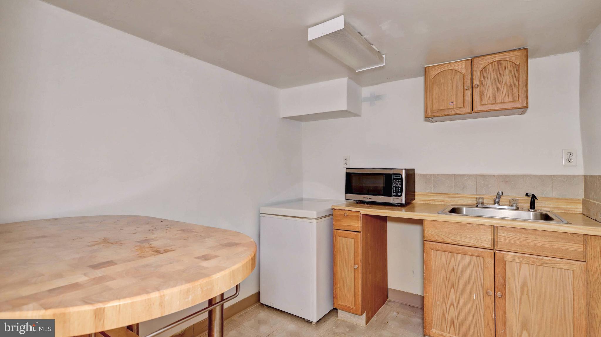 VILLAGE OF MOUNT AIR - Residential Lease