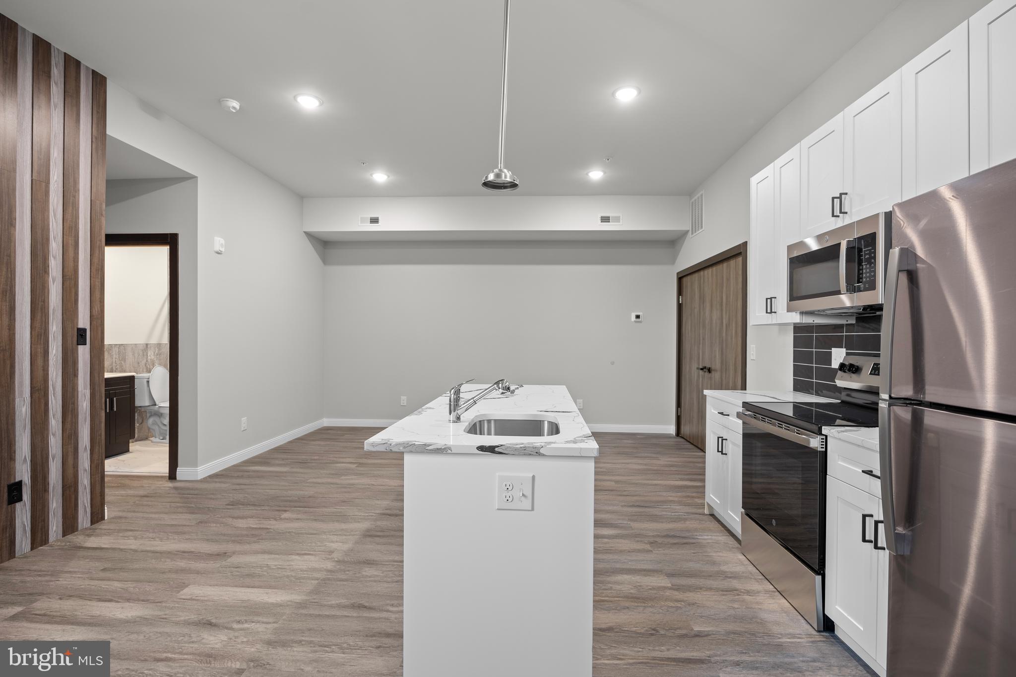 ✔️Welcome to the all NEW Modern West Lofts
✔️NEW Construction Oversized Penthouse Style 2 Bedroom & 2 Bath Apartment
✔️Washer/Dryer in unit
✔️Central A/C
✔️Brand New Kitchen
✔️All New Appliances (Washer/Dryer, Stove, Dishwasher, Fridge, and Microwave)
✔️Private Balcony
✔️2 Brand New Full Bathrooms
✔️Spacious Bedrooms
✔️Large Living Room
✔️Generously sized dining area
✔️Laundry Room
✔️New water-resistant laminate through-out
✔️Lots of closet space
✔️Designer paint throughout
✔️Plenty of street parking
✔️Easy access to public transportation and the Market-Frankford Subway
✔️Conveniently located close to major routes
✔️Professionally Managed
✔️Minutes to City Line Ave, St Joe's University, UPenn, Drexel, & Center City!
DETAILS:
- $50 app fee per person
- Full background checks.
- Yearly leases only.
- Available ASAP
- 3-months rent to move-in.
- Tenant pays own utilities
*** Build your credit! We report rent payments to Experian! ***
Tags: 2 bedrooms, 2BR, 2BA, 2 Bath, Apartment, Brand New, Central Air, Central Heat, Refrigerator, Washer, Dryer, Dishwasher, New Construction, Street Parking, 19151