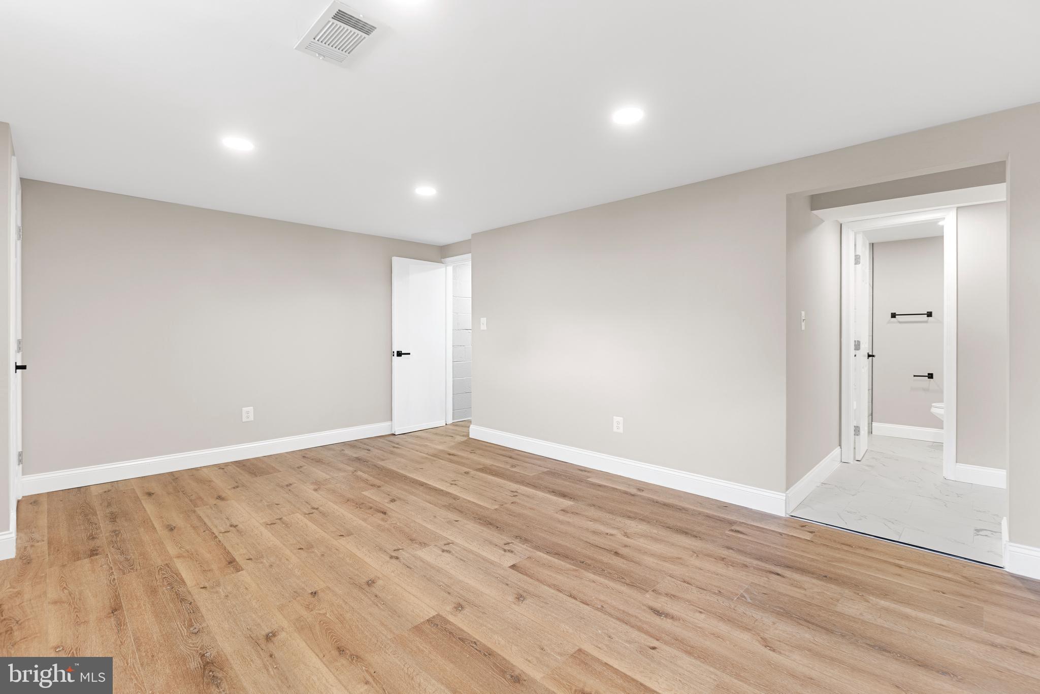RIVERWOOD PARK - Residential