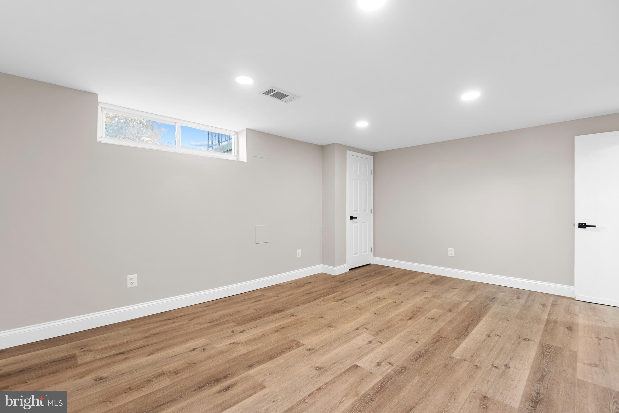 RIVERWOOD PARK - Residential