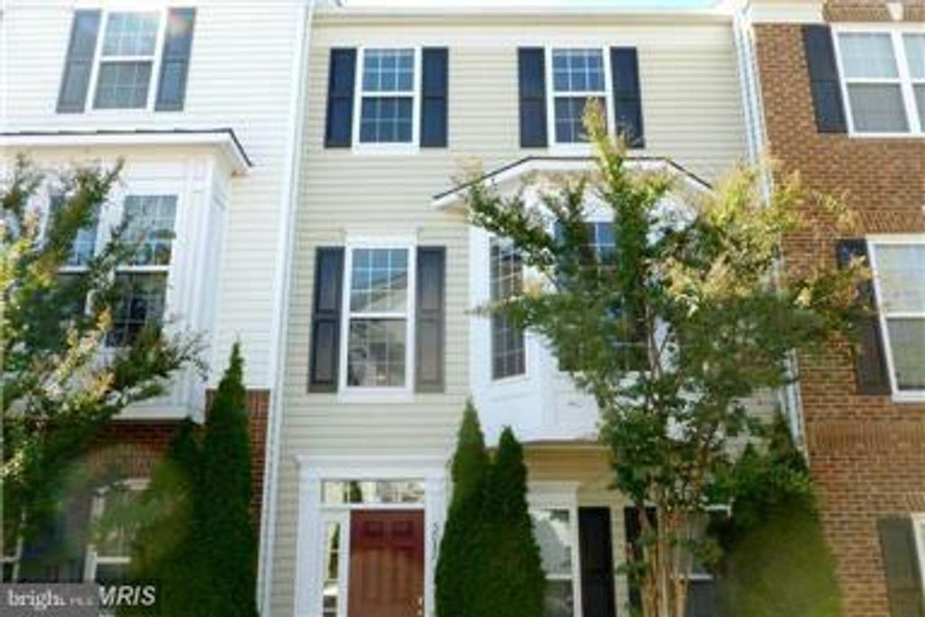 Photo of 5032 Greenhouse Terrace, CENTREVILLE, VA 20120 (MLS # VAFX2269786)