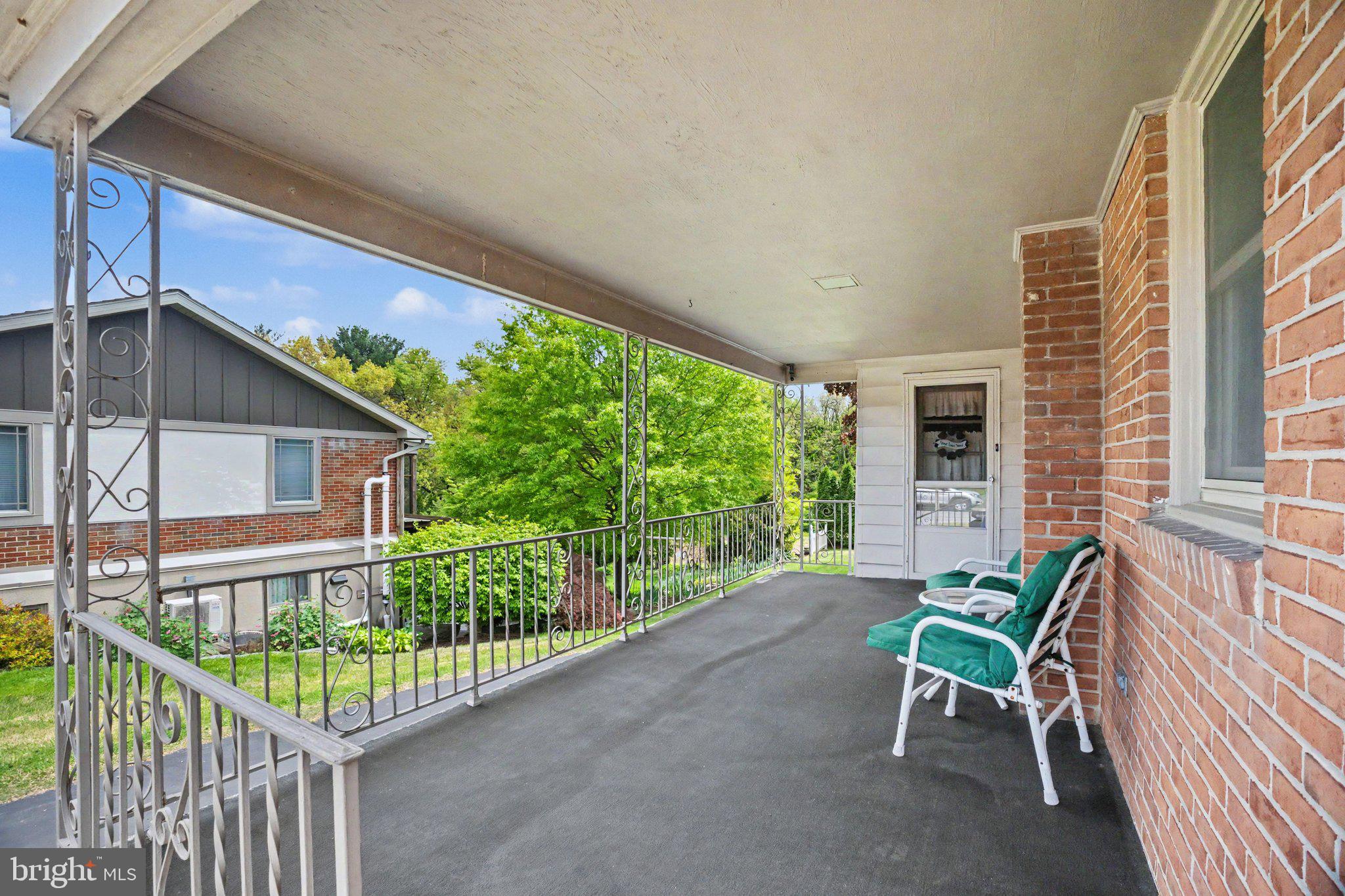 422 WESTVIEW DRIVE