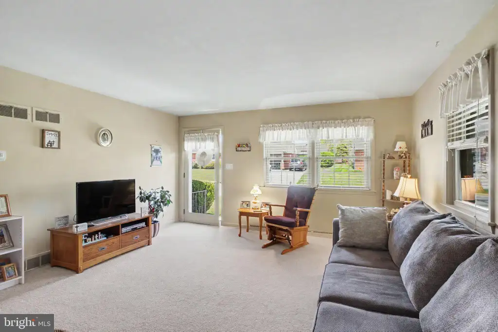 Additional image 10 of 422 Westview Drive, Akron, PA 17501