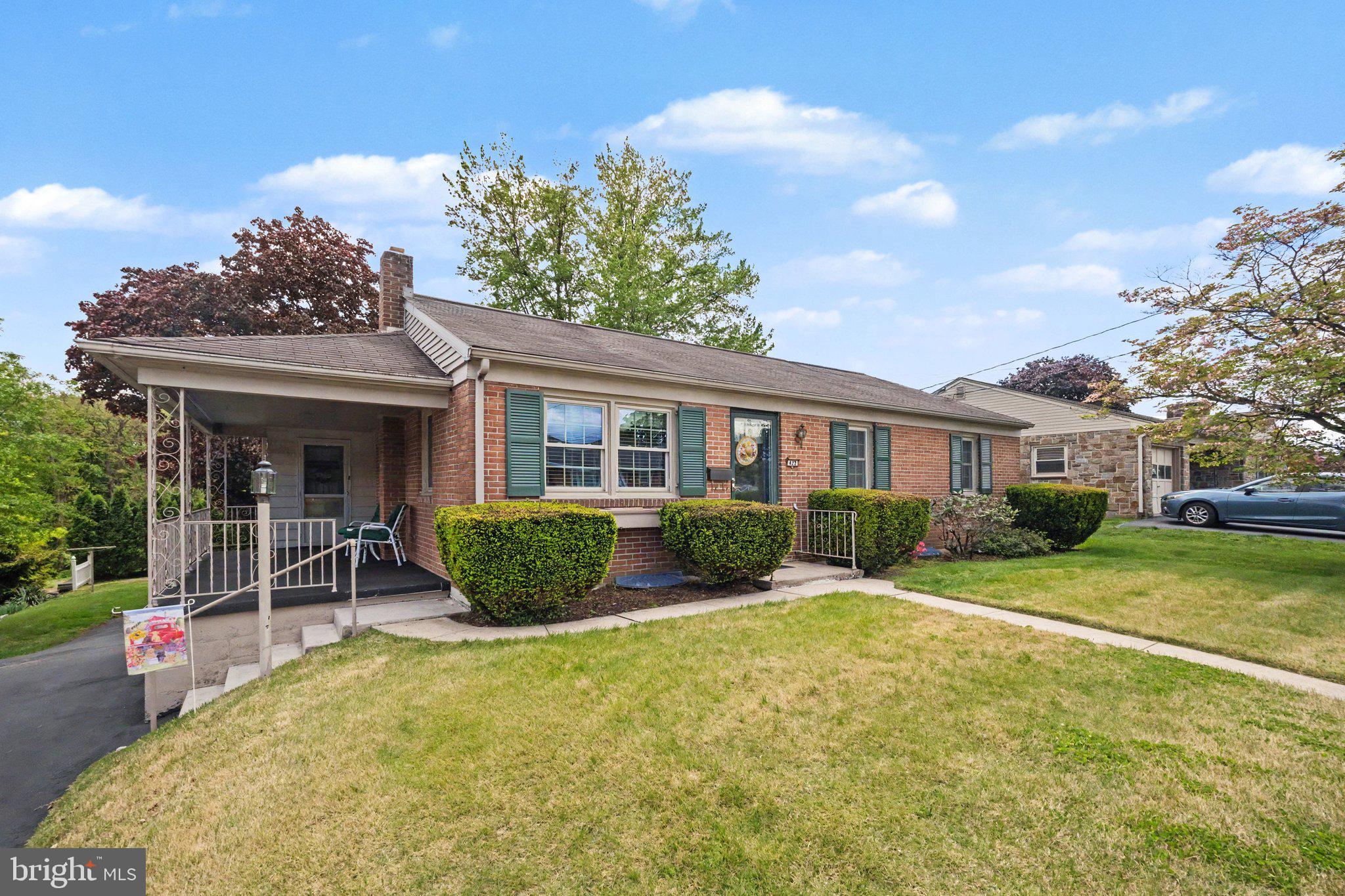 422 WESTVIEW DRIVE