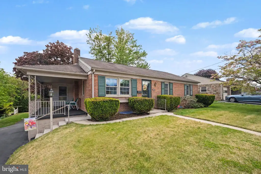 Additional image 2 of 422 Westview Drive, Akron, PA 17501