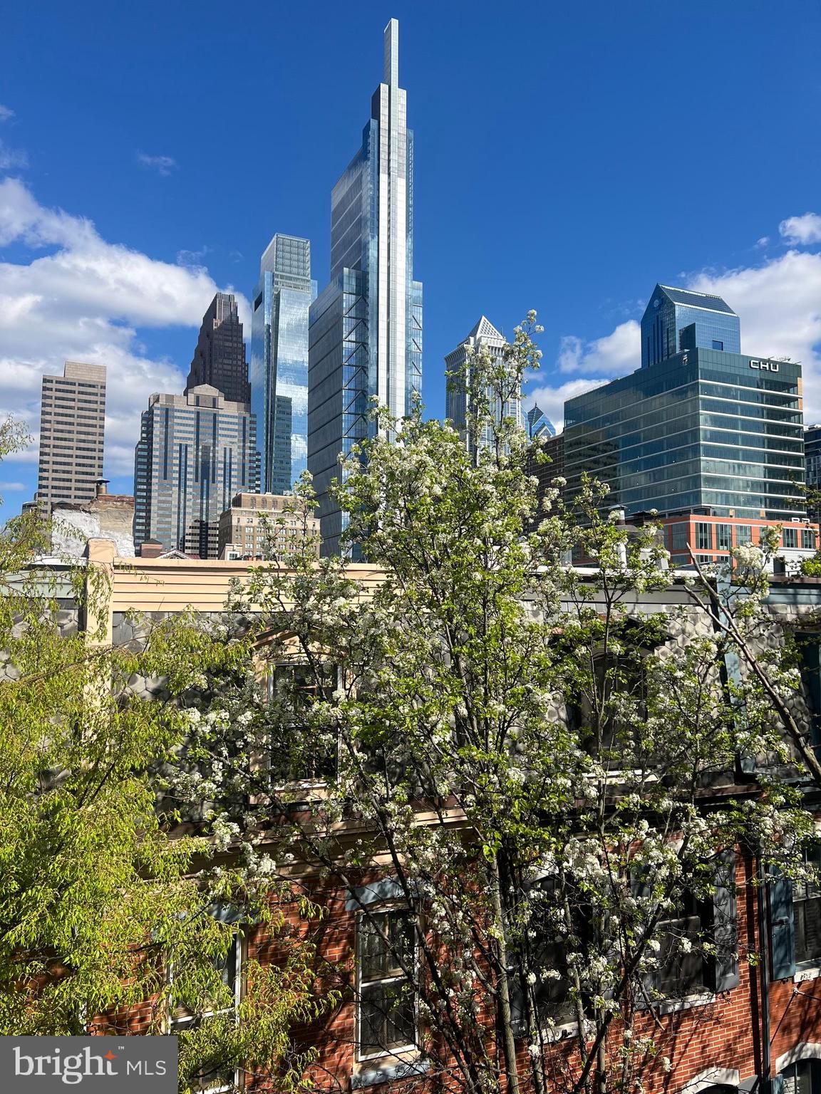 LOGAN SQUARE - Residential