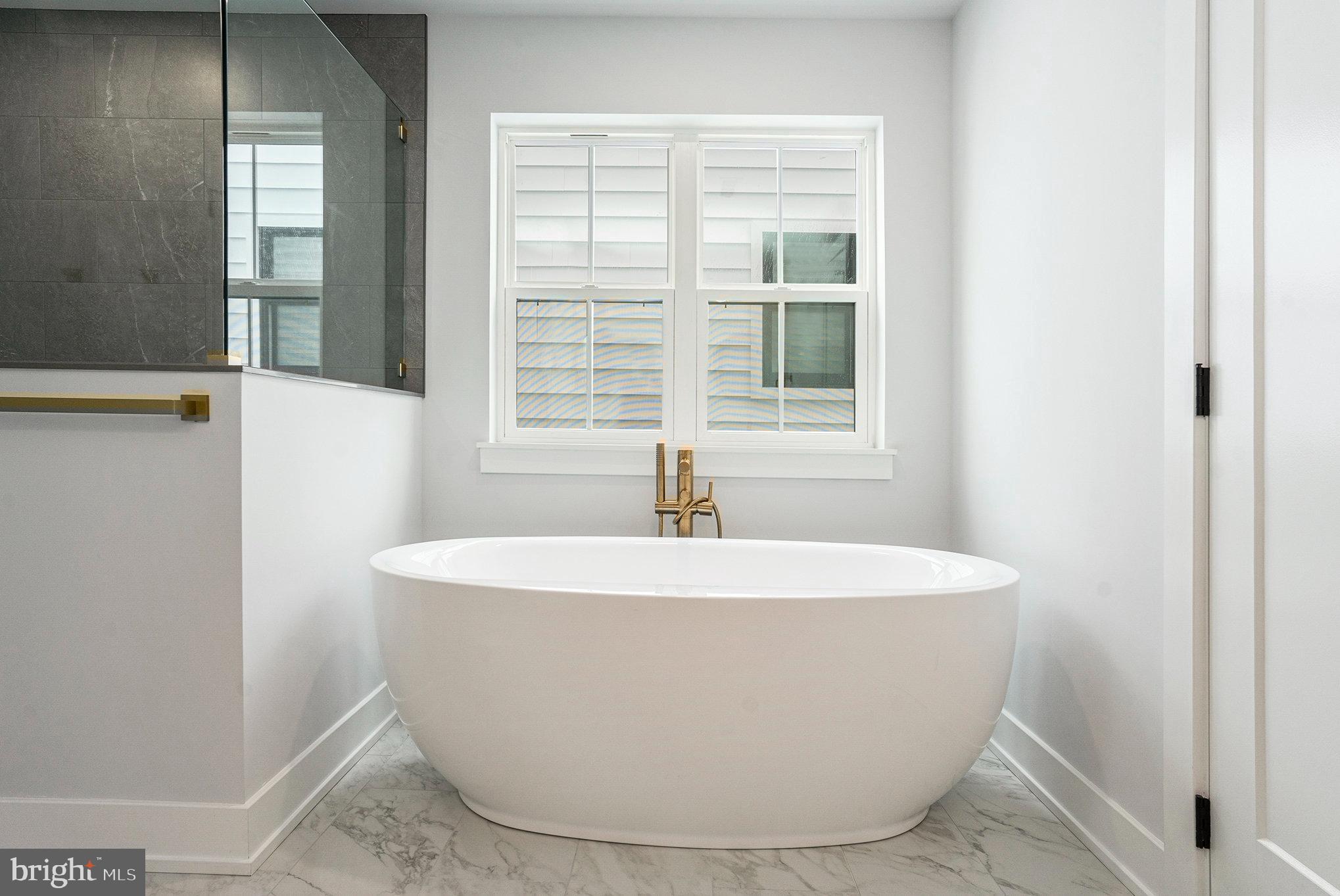 PLYMOUTH VALLEY - Residential