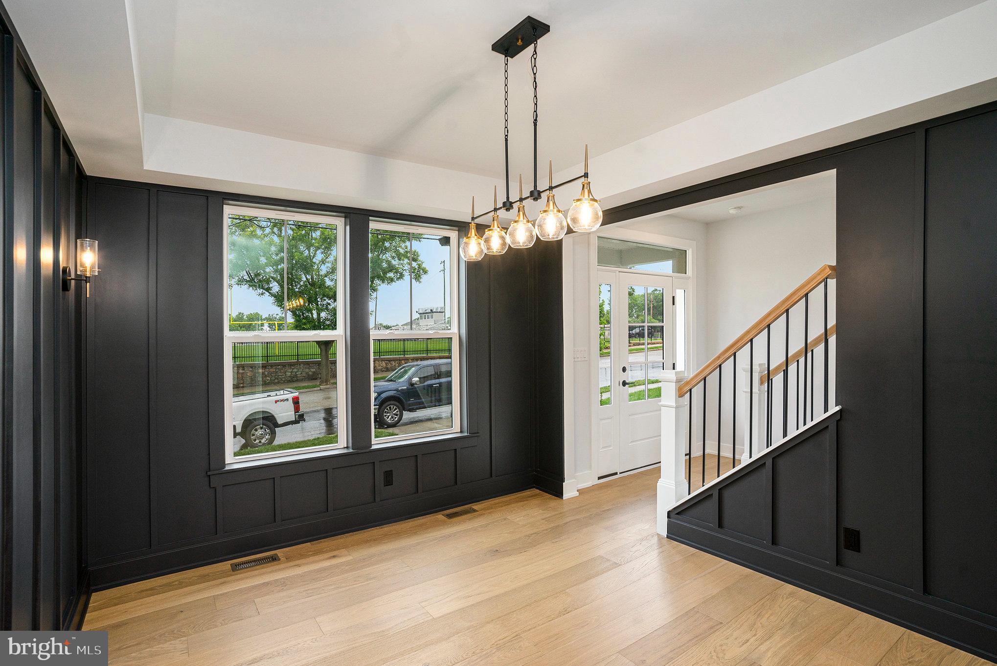 PLYMOUTH VALLEY - Residential