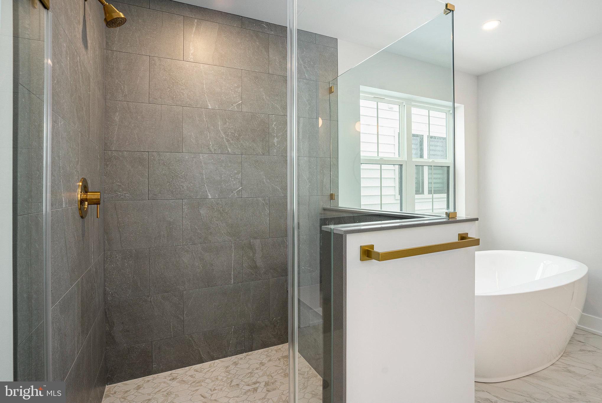 PLYMOUTH VALLEY - Residential