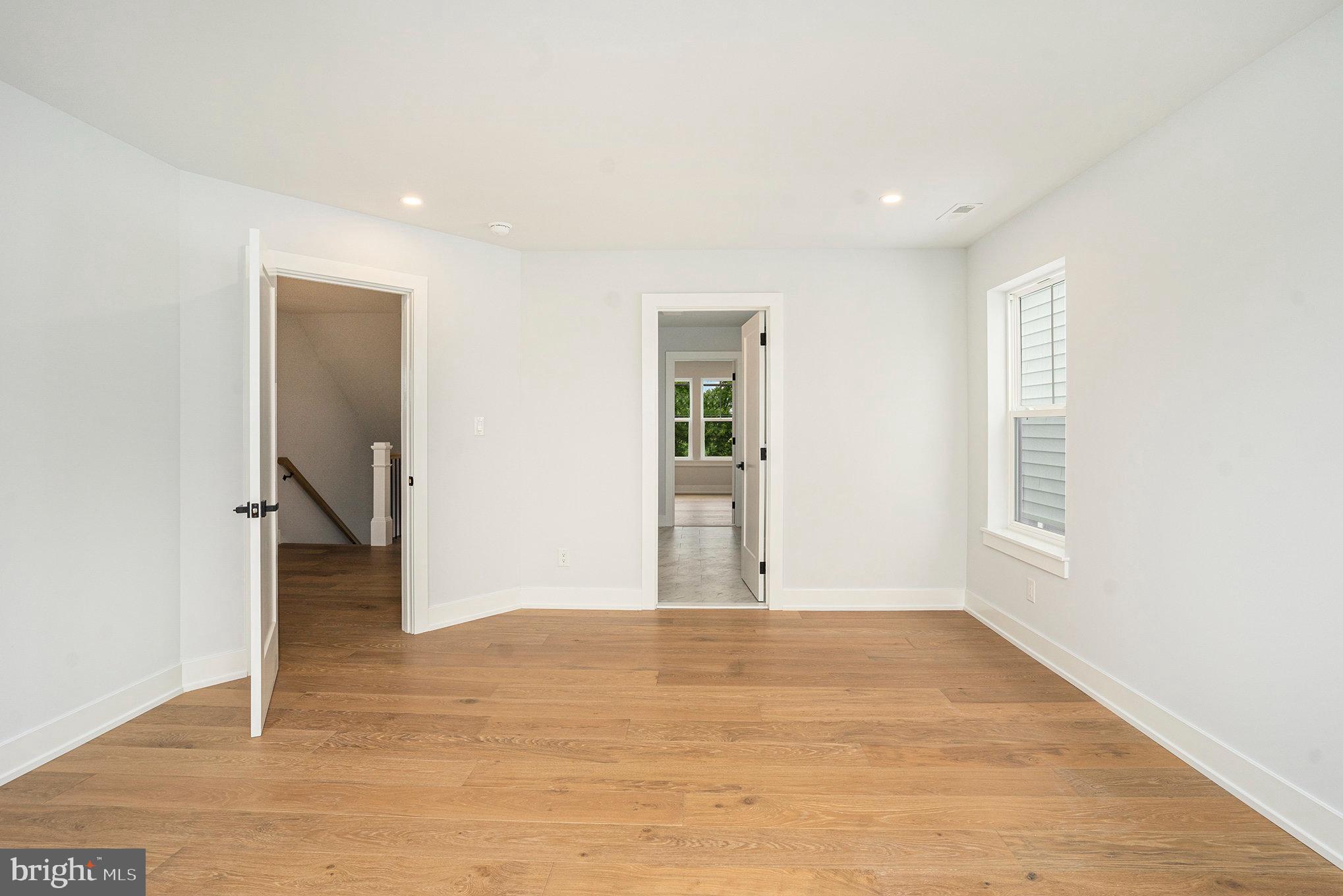 PLYMOUTH VALLEY - Residential