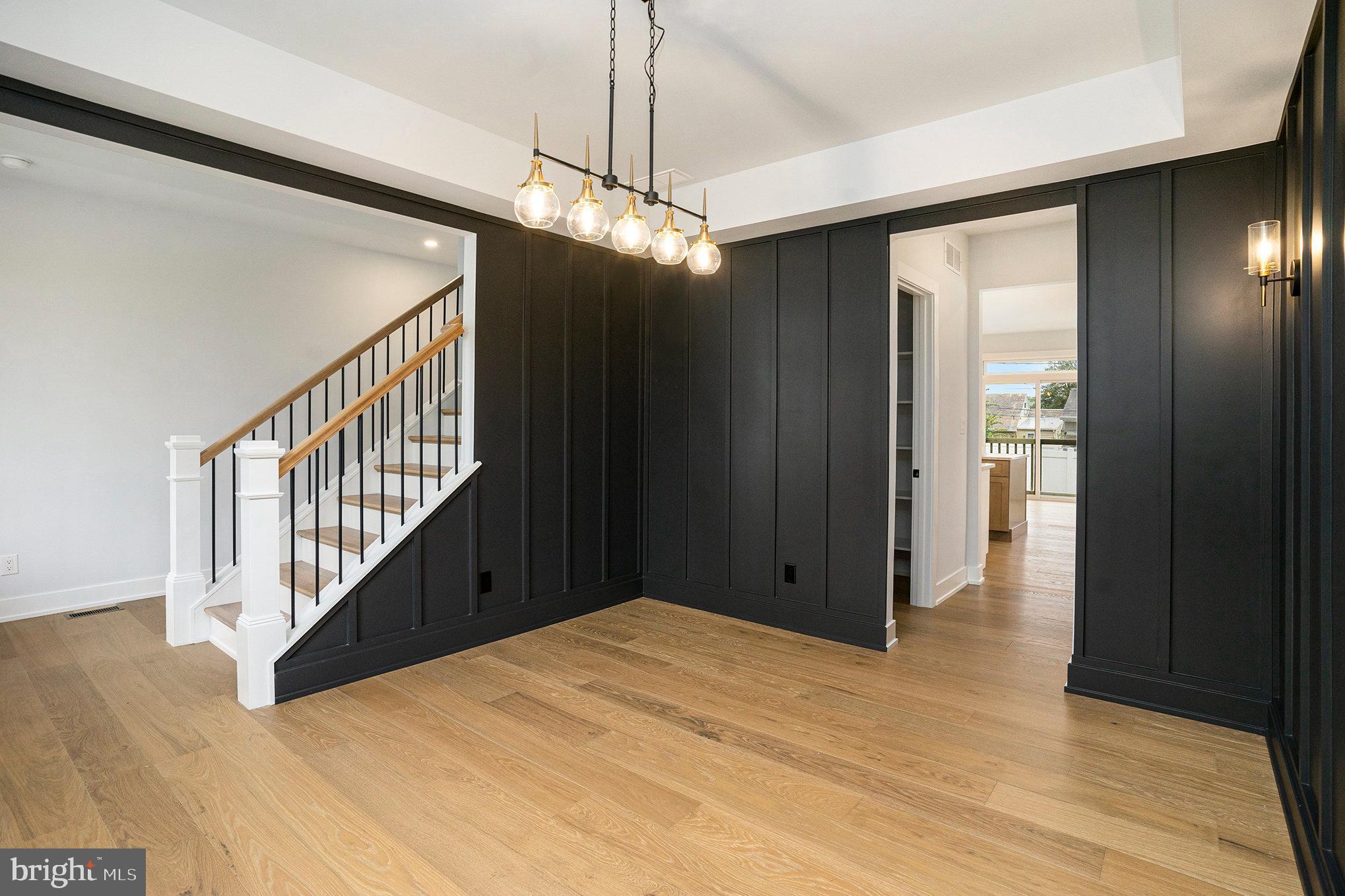 PLYMOUTH VALLEY - Residential