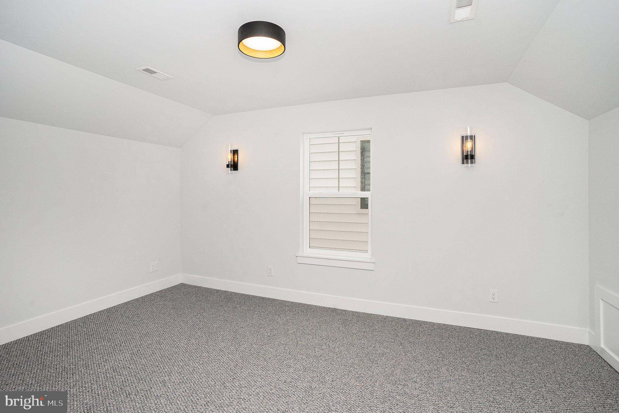 PLYMOUTH VALLEY - Residential