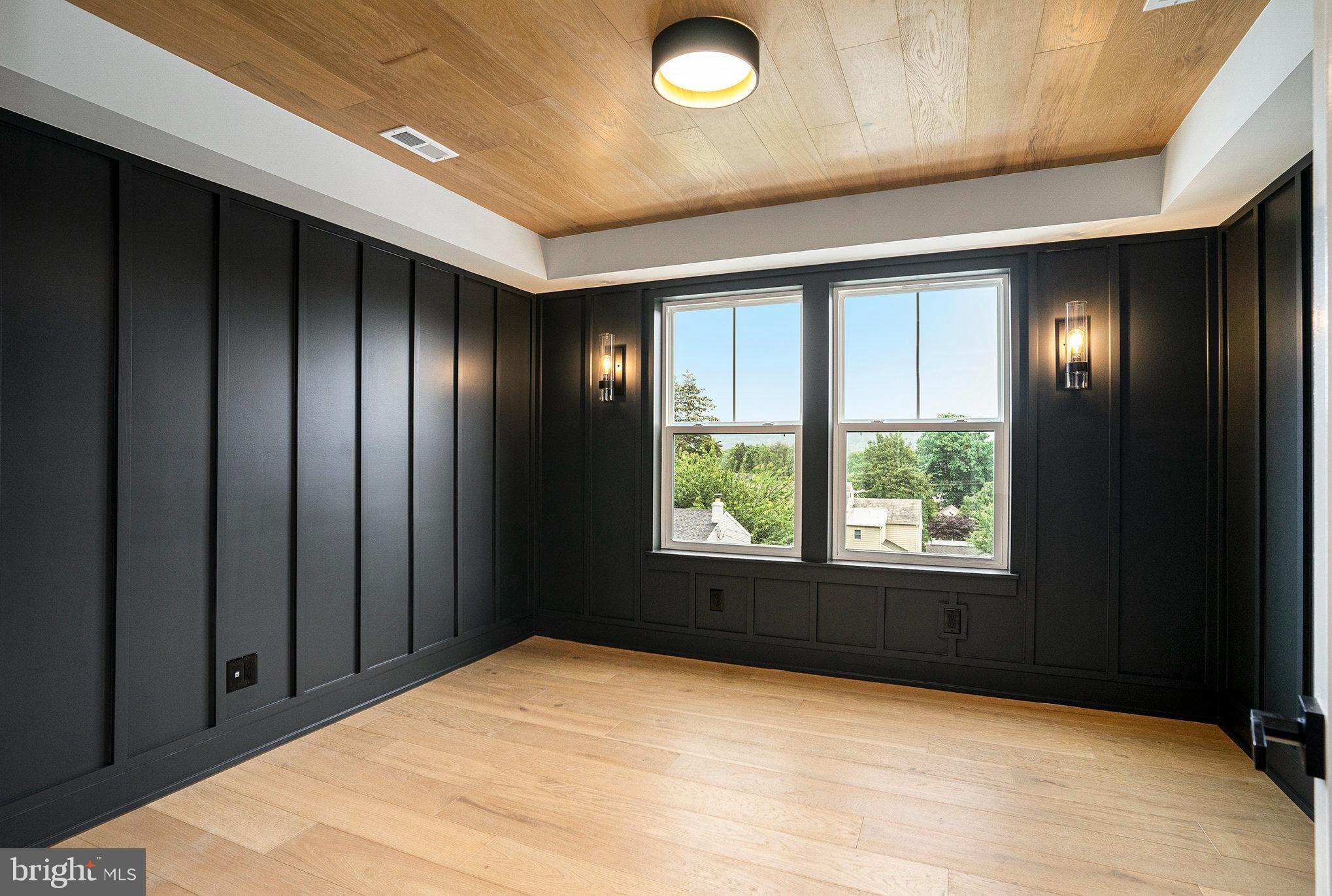 PLYMOUTH VALLEY - Residential