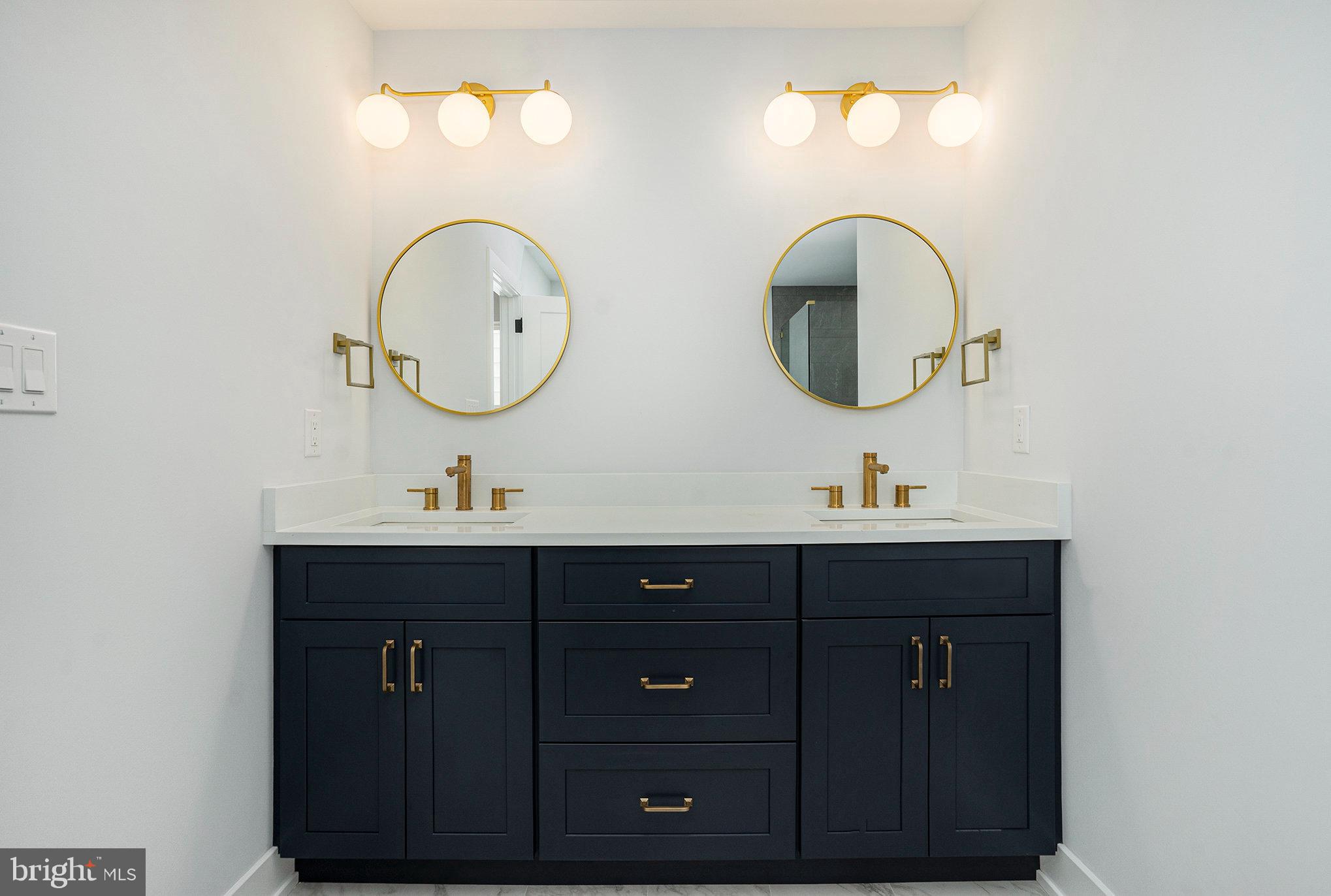 PLYMOUTH VALLEY - Residential