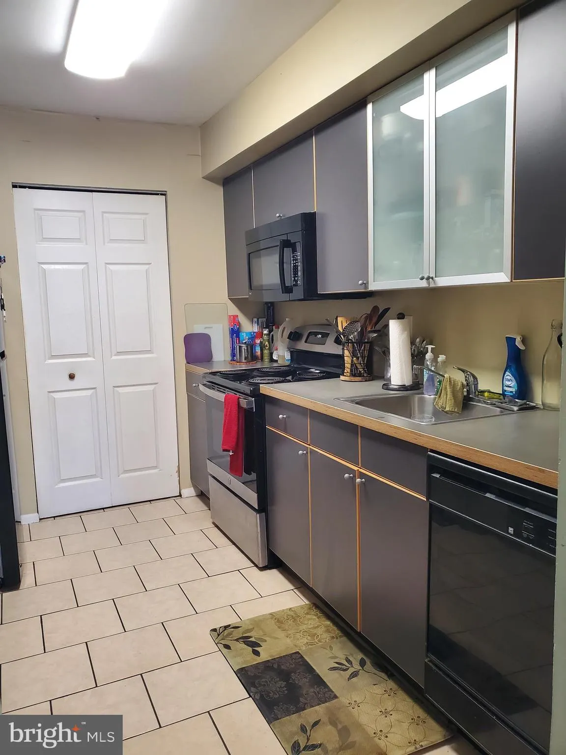 Clementon, New Jersey 08021, United States, 2 Bedrooms Bedrooms, ,1 BathroomBathrooms,Residential,Active,9742