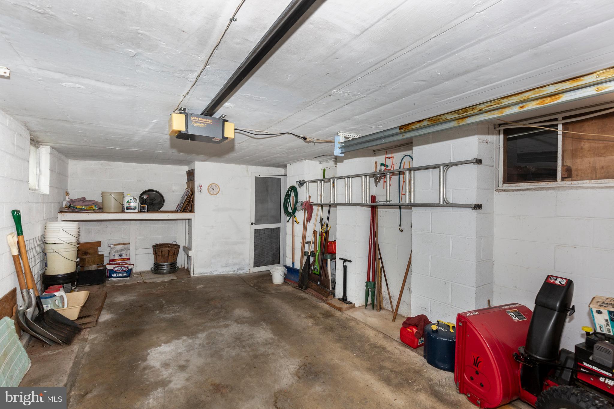 HAMPSTEAD - Residential