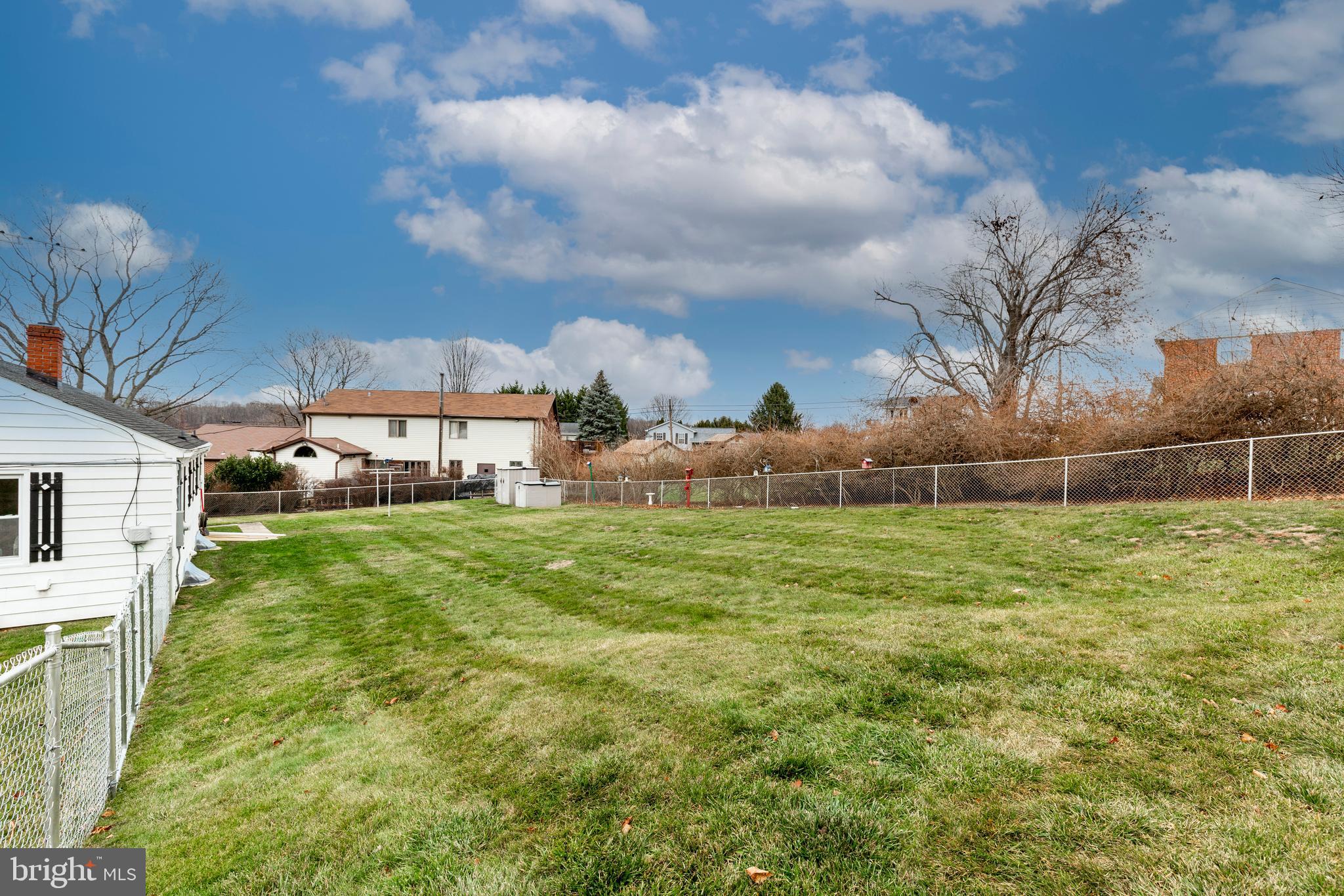 HAMPSTEAD - Residential