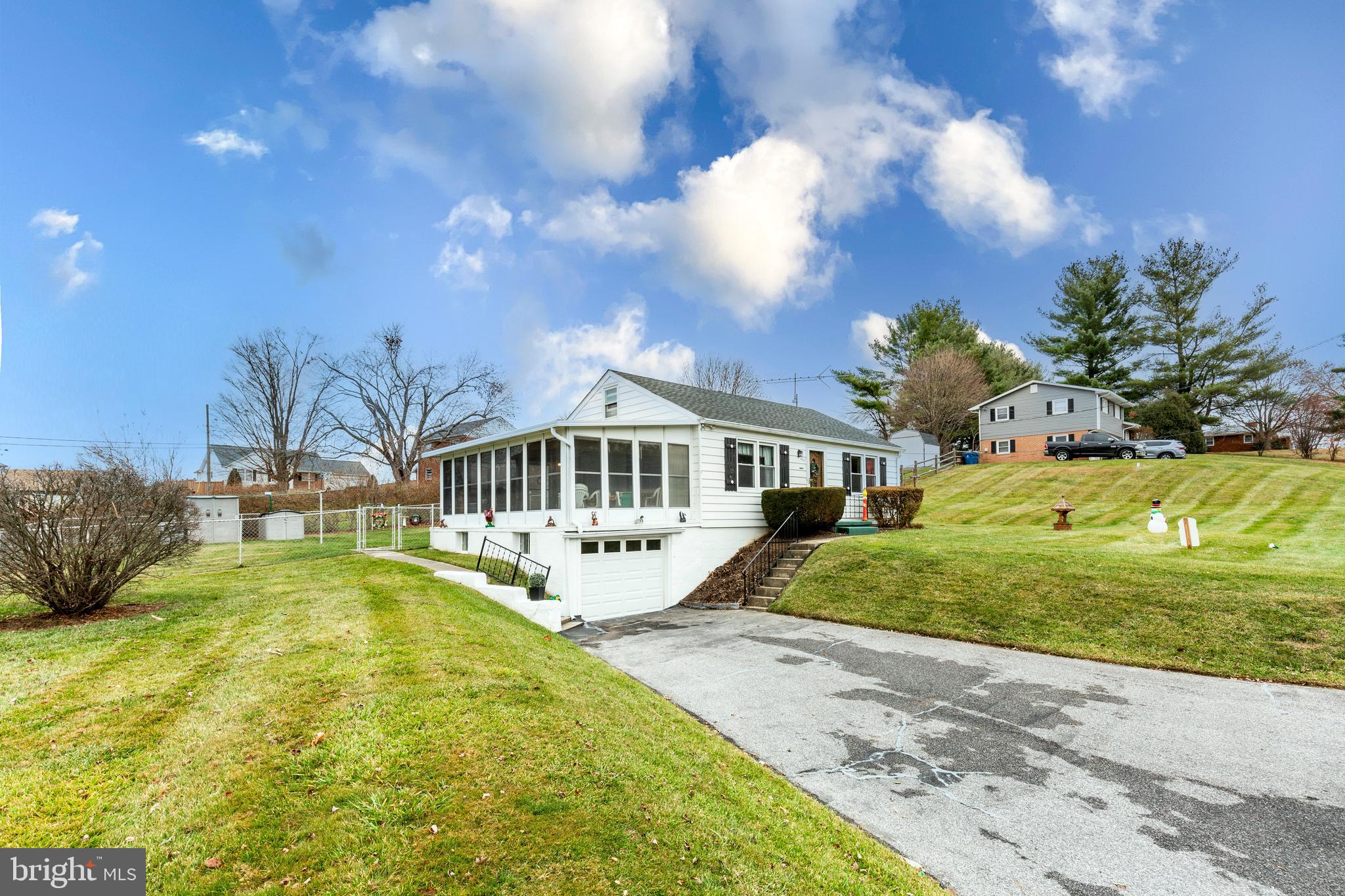 HAMPSTEAD - Residential