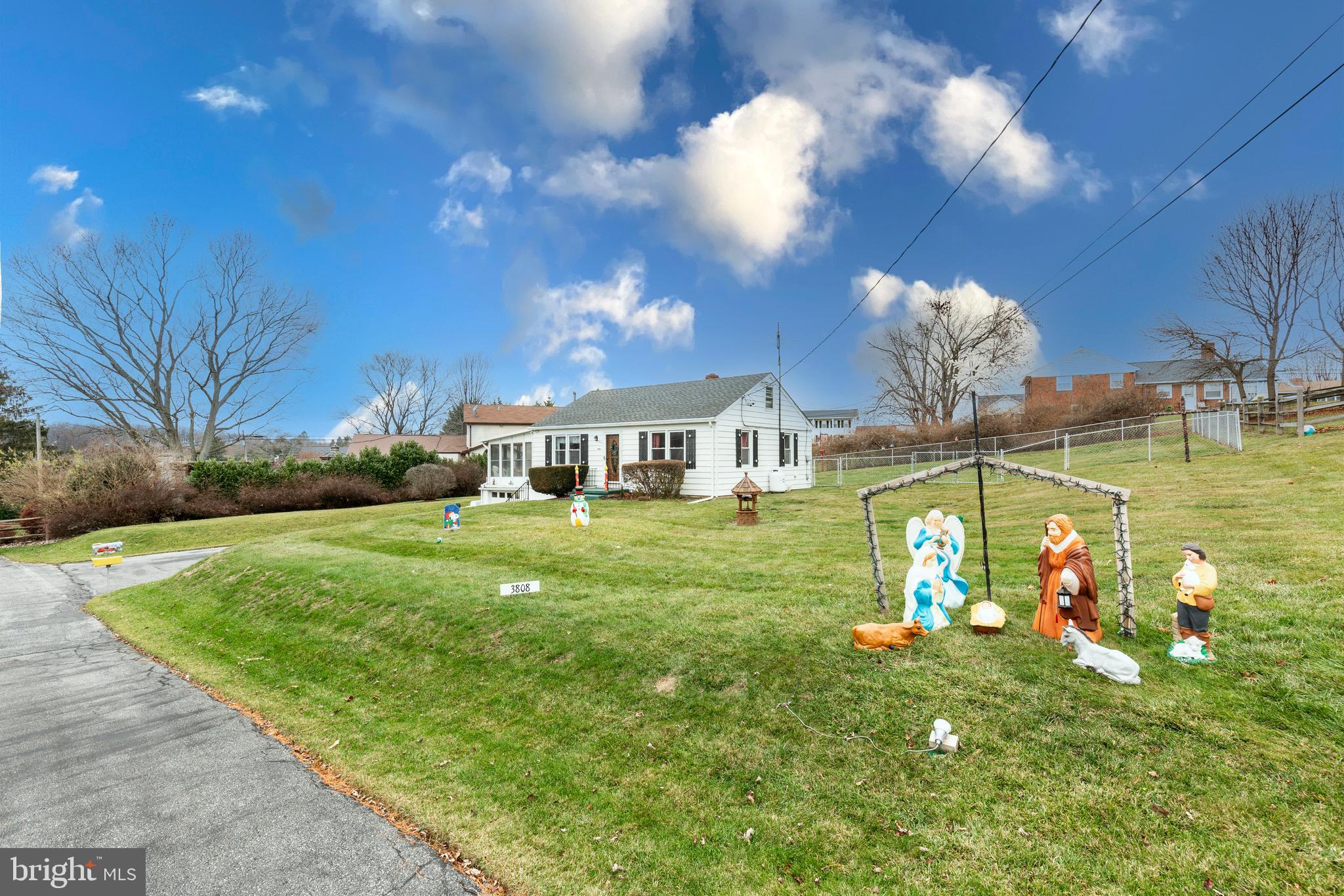 HAMPSTEAD - Residential