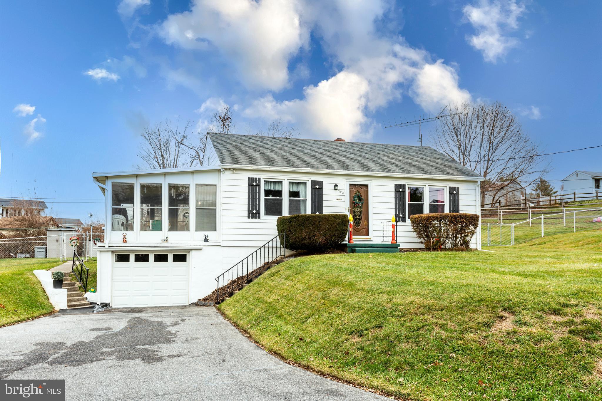 HAMPSTEAD - Residential