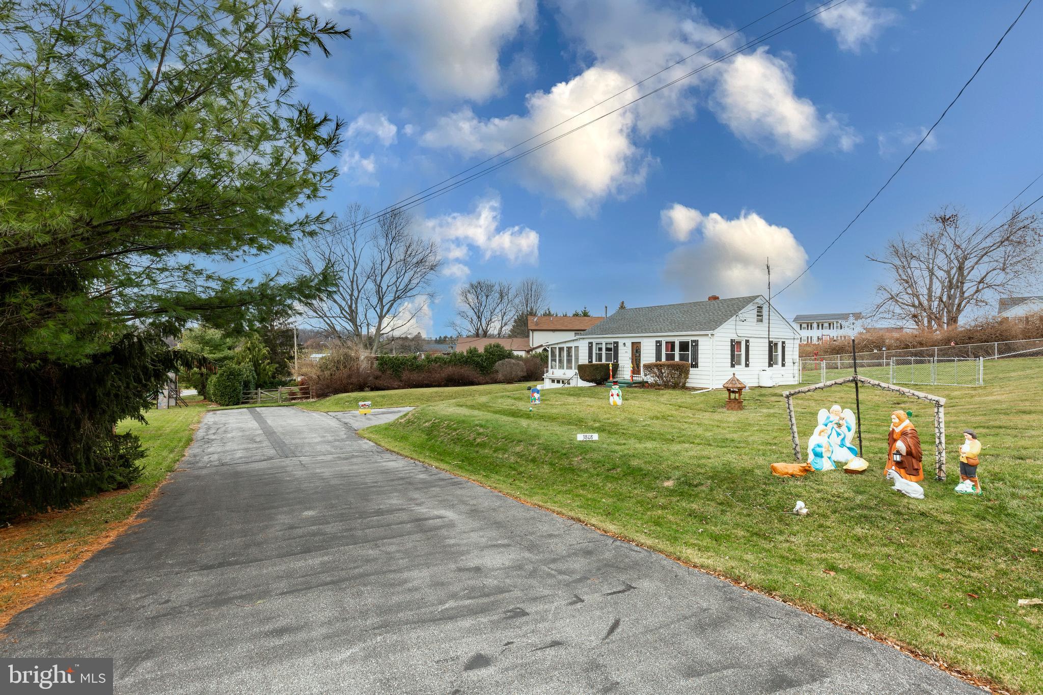 HAMPSTEAD - Residential