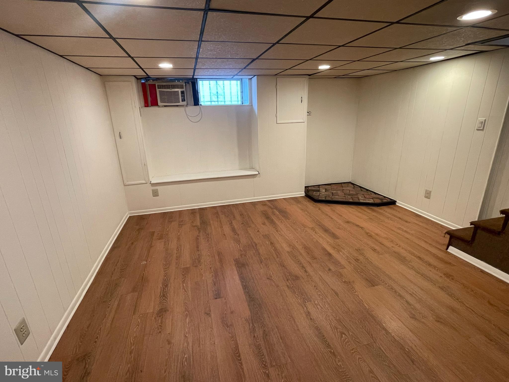 MAYFAIR (WEST) - Residential Lease