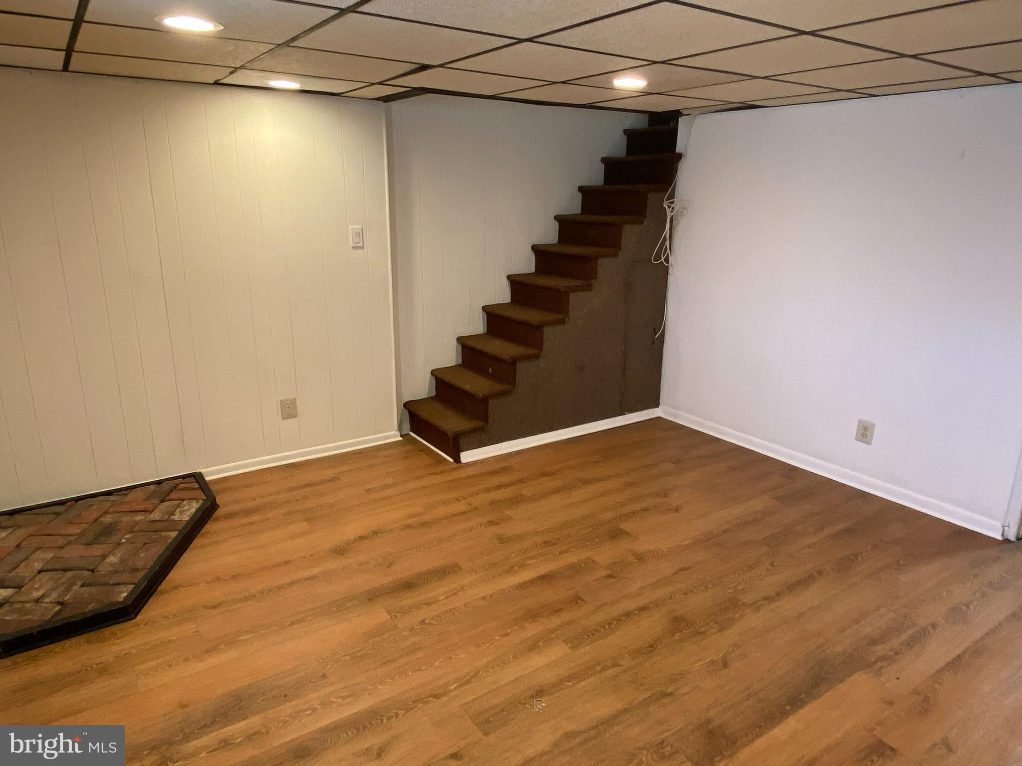 MAYFAIR (WEST) - Residential Lease