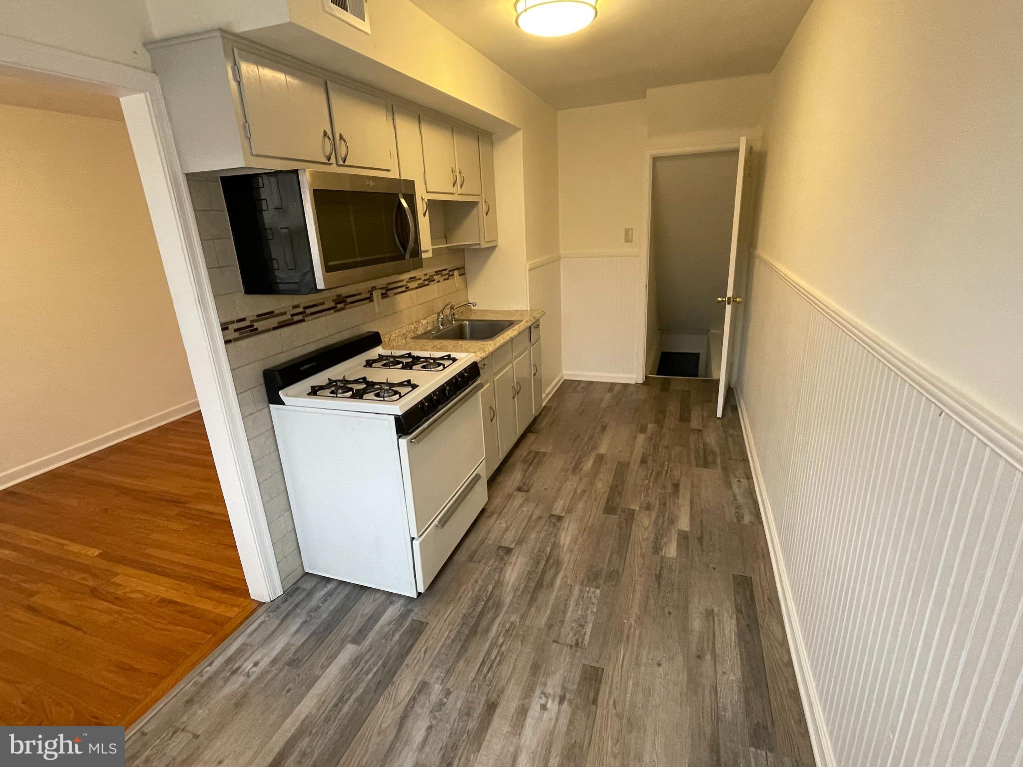MAYFAIR (WEST) - Residential Lease