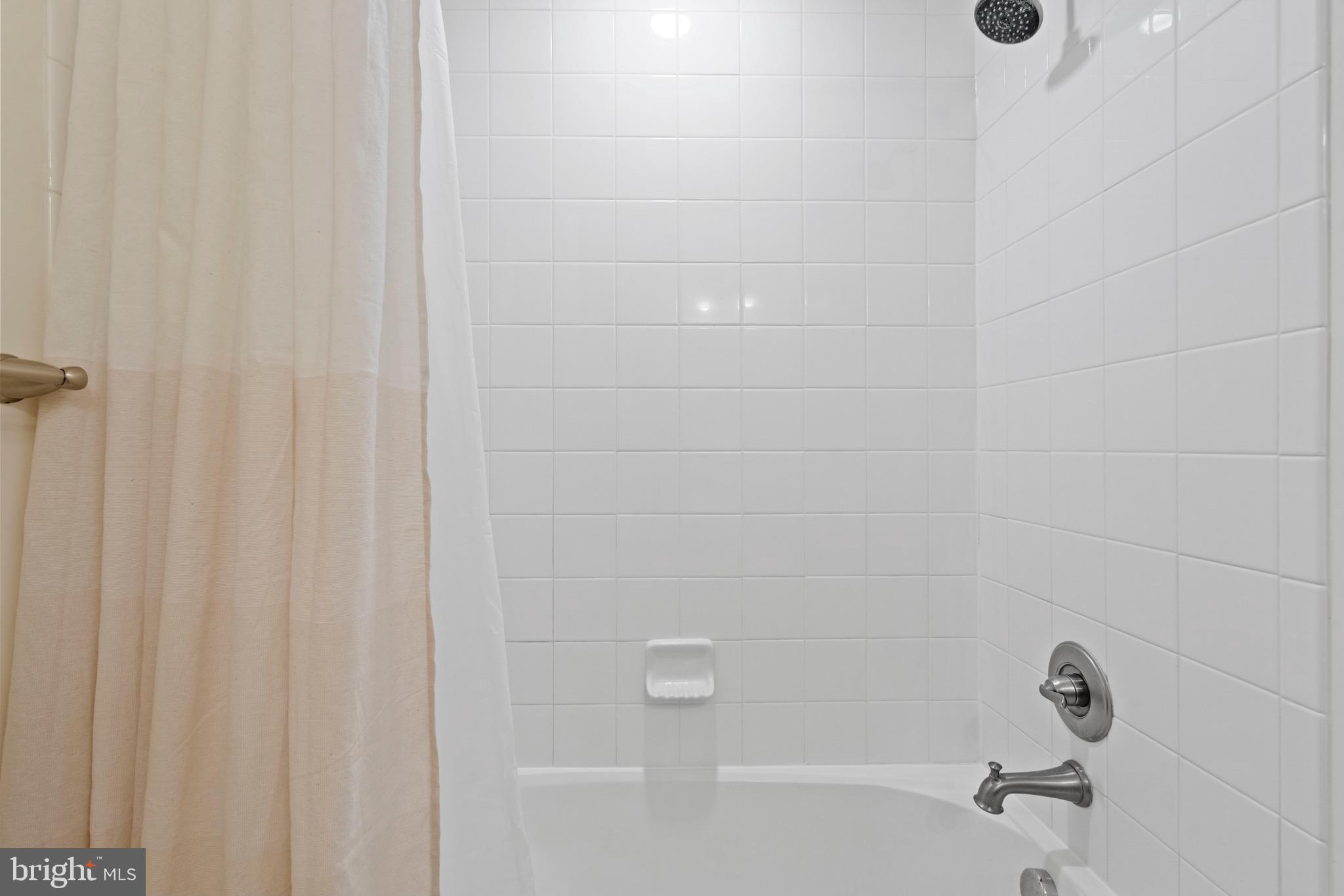 WESTCHESTER SQUARE - Residential