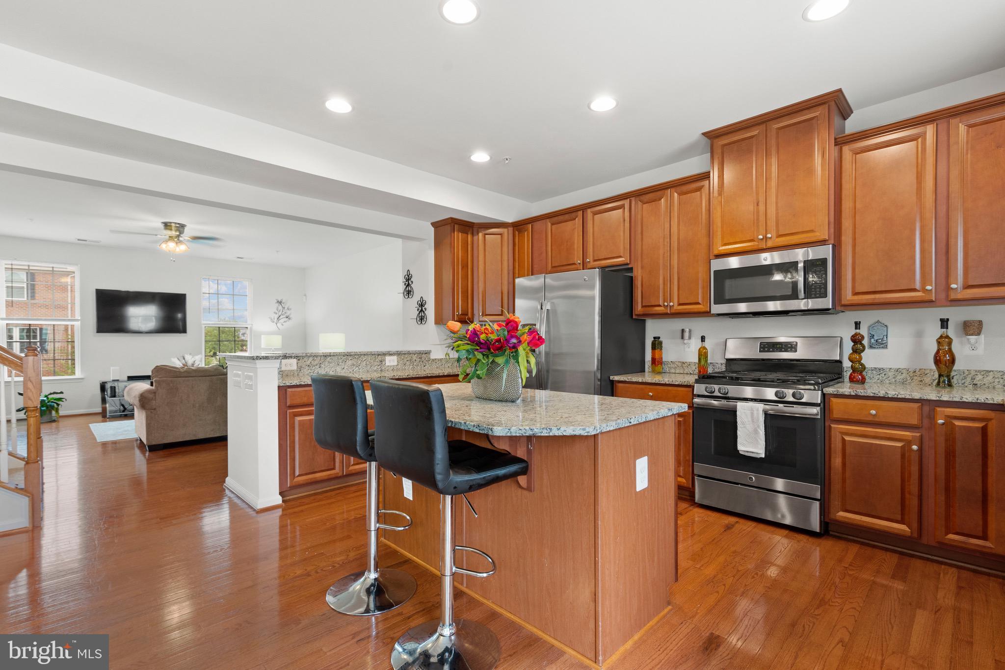 WESTCHESTER SQUARE - Residential