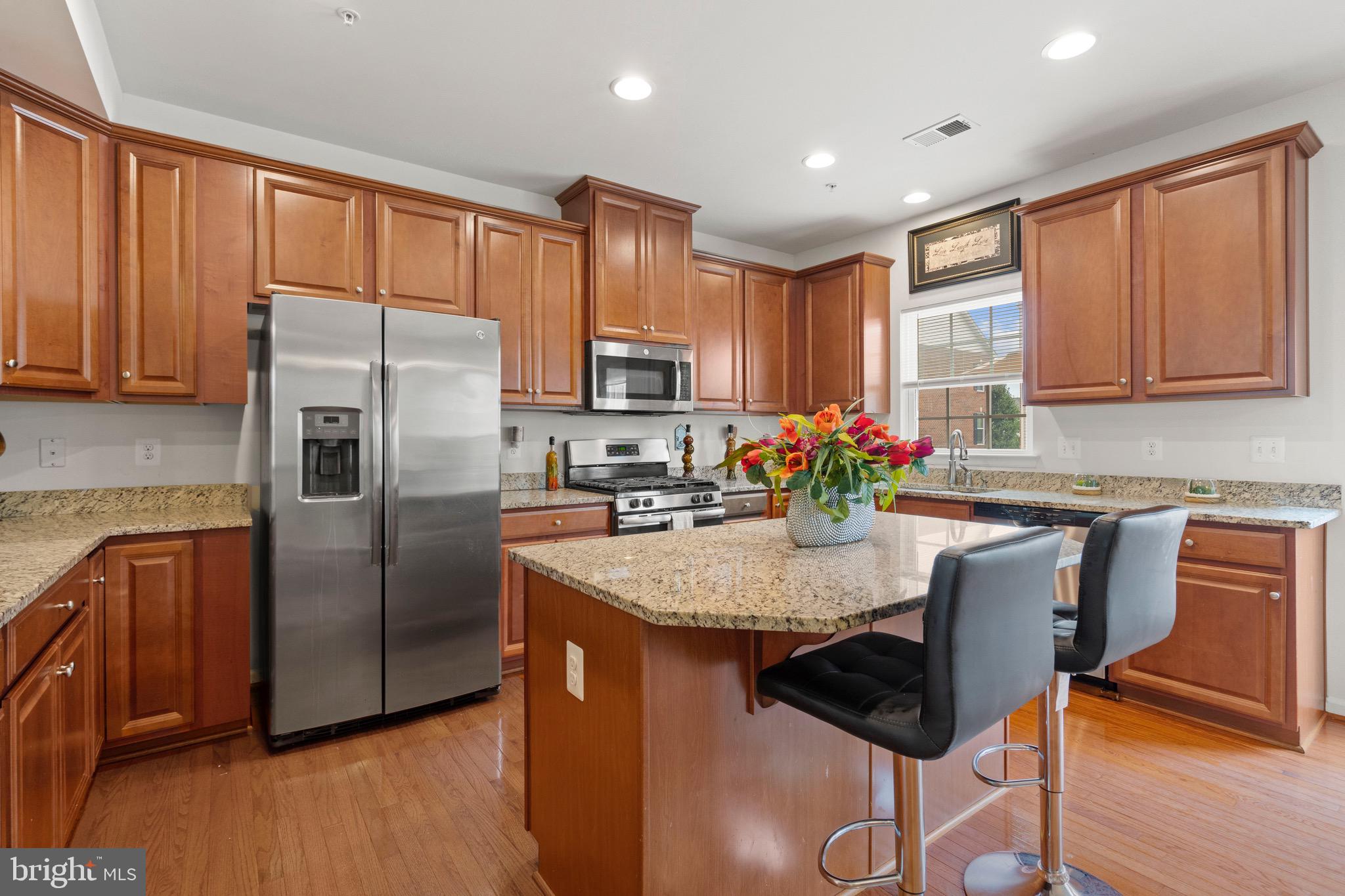 WESTCHESTER SQUARE - Residential