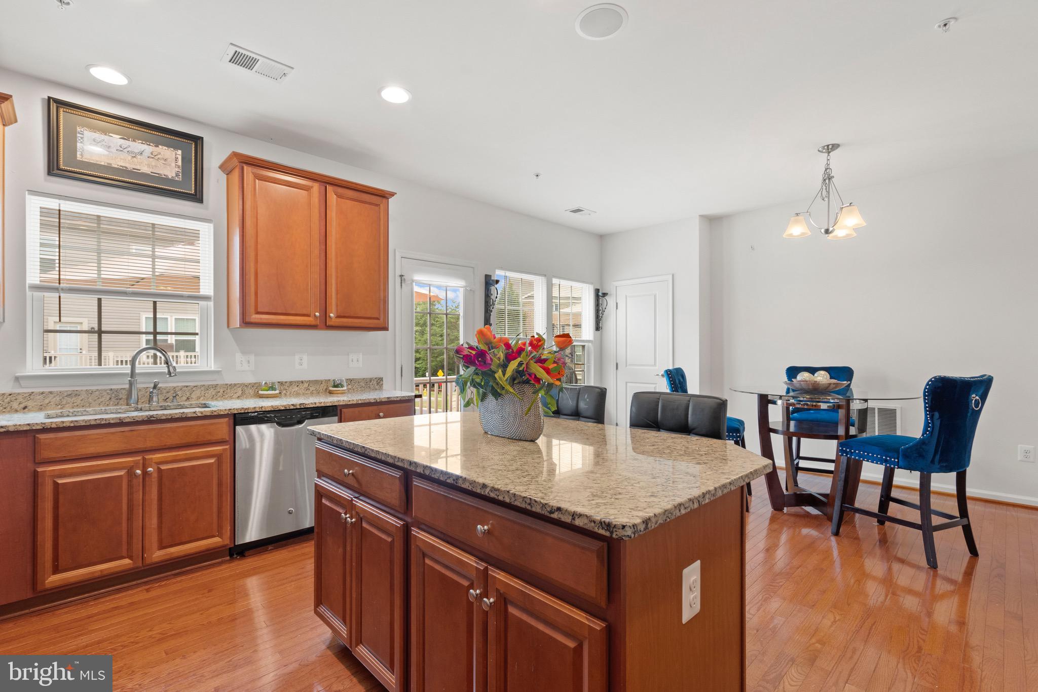 WESTCHESTER SQUARE - Residential