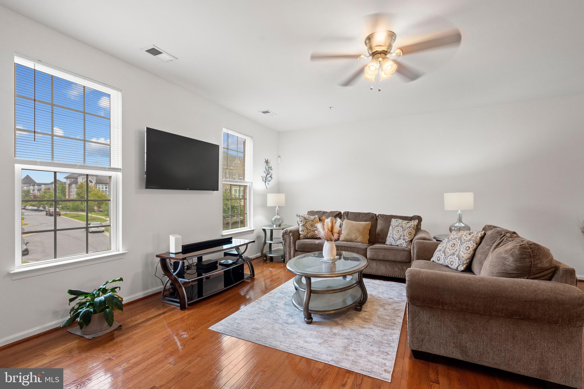 WESTCHESTER SQUARE - Residential