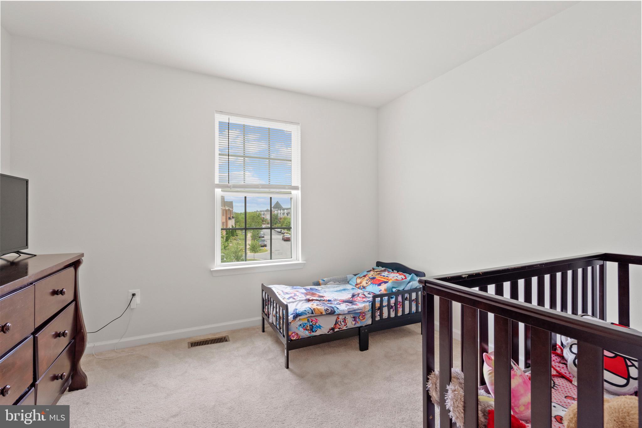 WESTCHESTER SQUARE - Residential