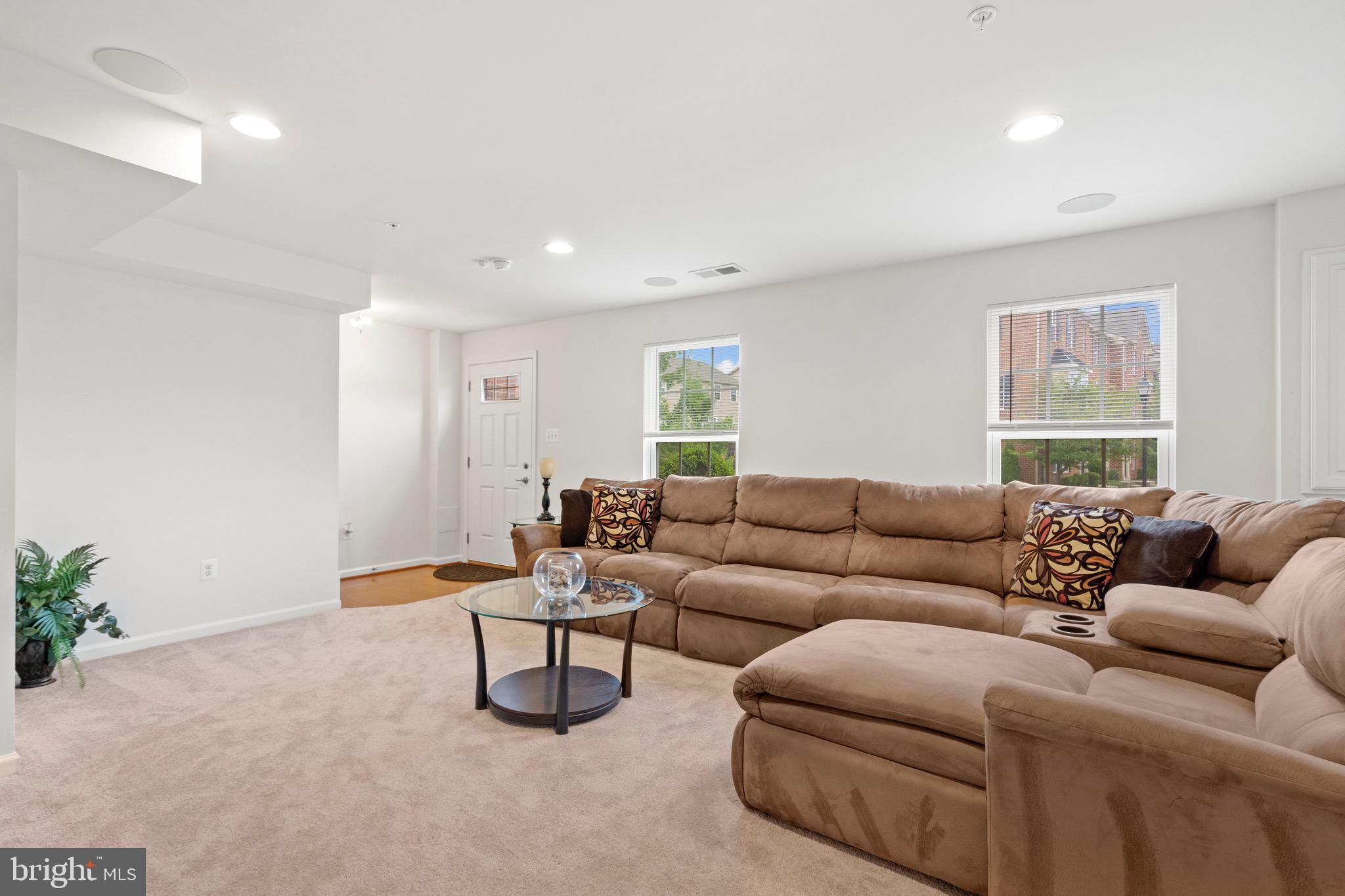 WESTCHESTER SQUARE - Residential