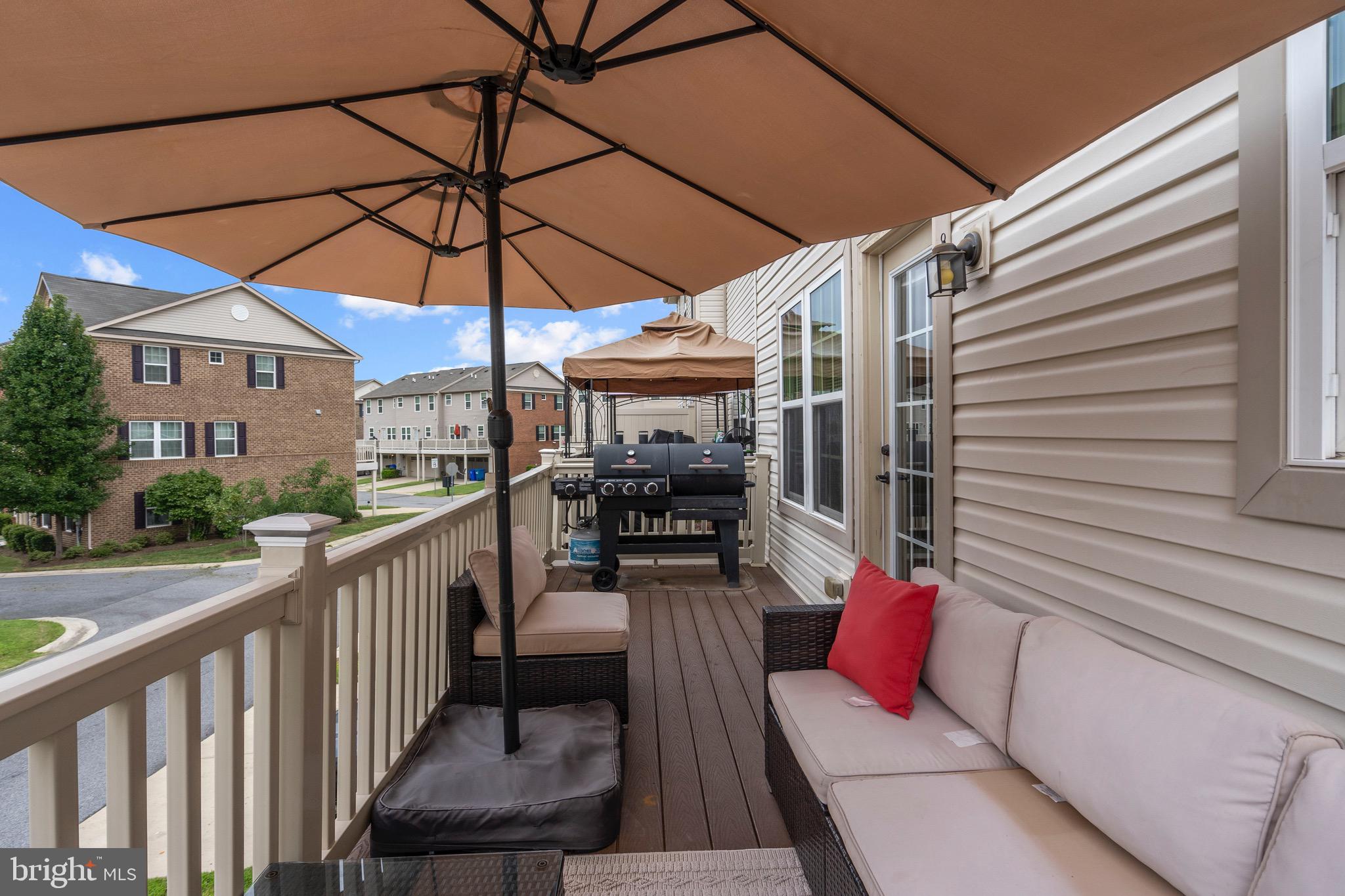 WESTCHESTER SQUARE - Residential