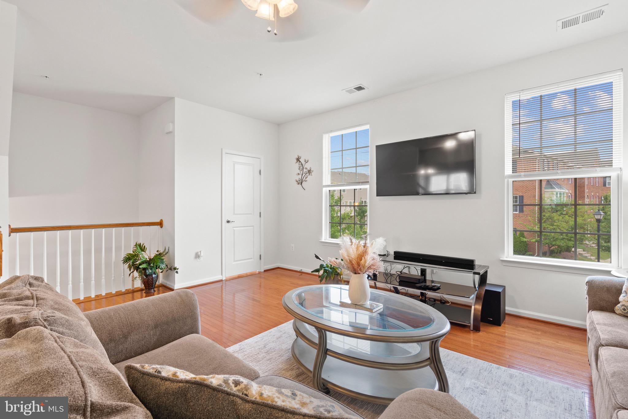 WESTCHESTER SQUARE - Residential