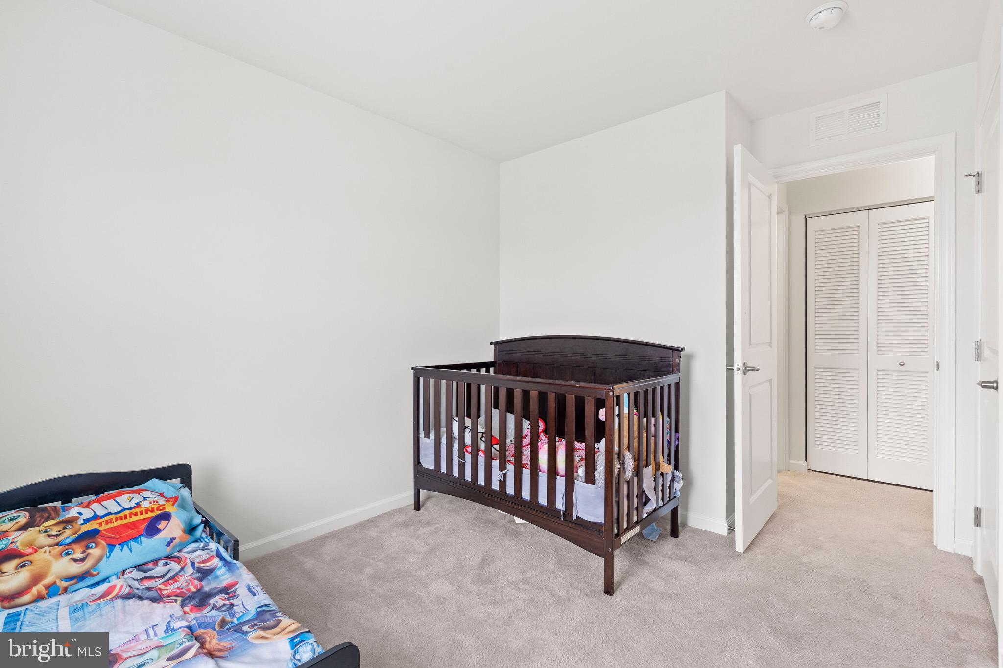 WESTCHESTER SQUARE - Residential