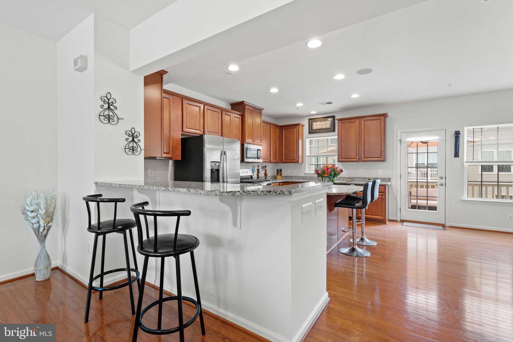 WESTCHESTER SQUARE - Residential