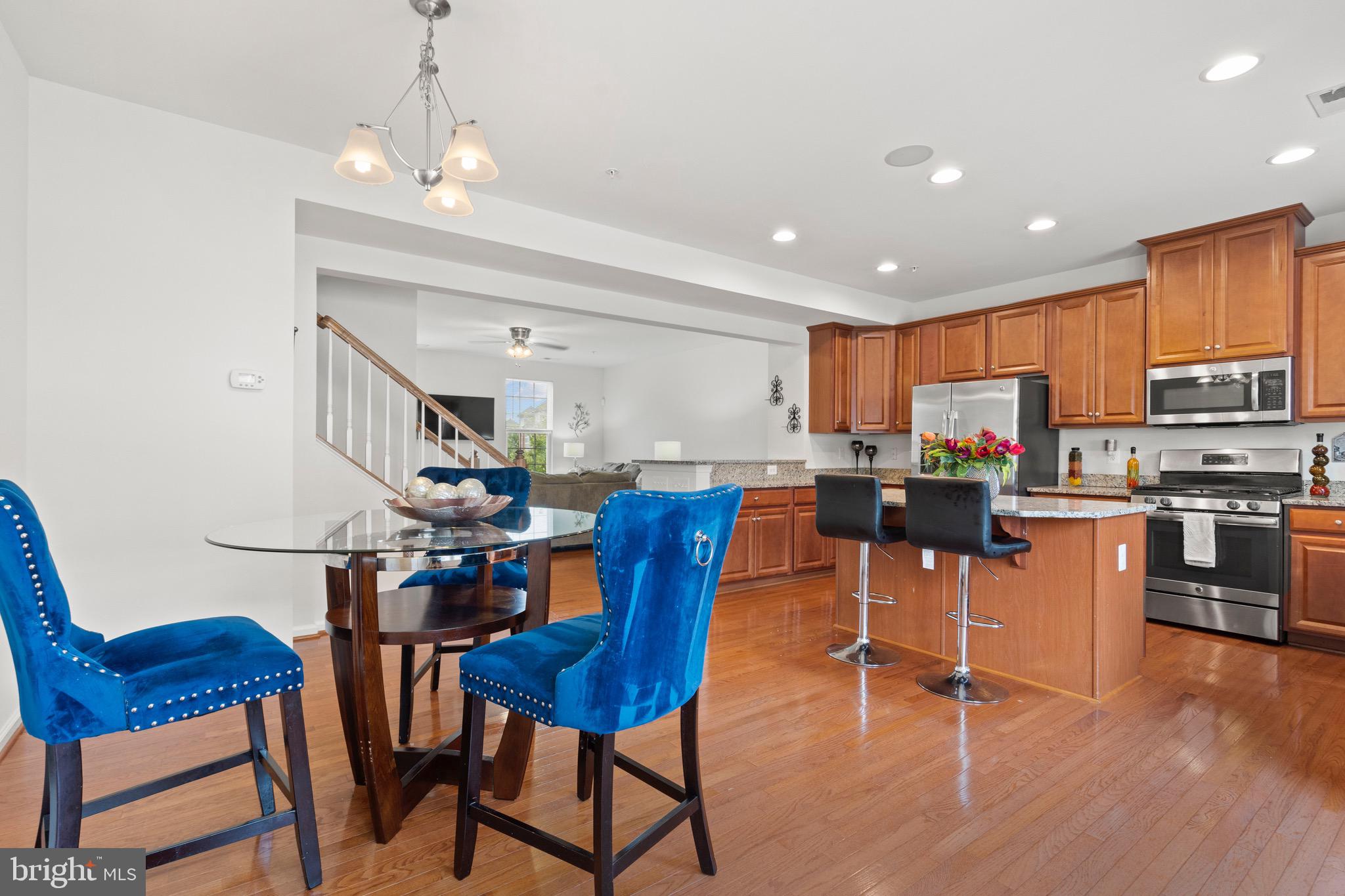 WESTCHESTER SQUARE - Residential